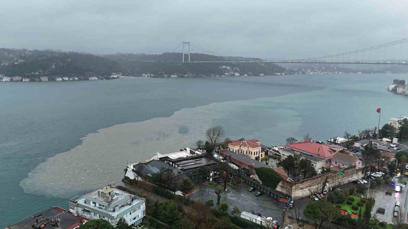 Sarıyer Baltalimanı sahilindeki kirlilik havadan görüntülendi
