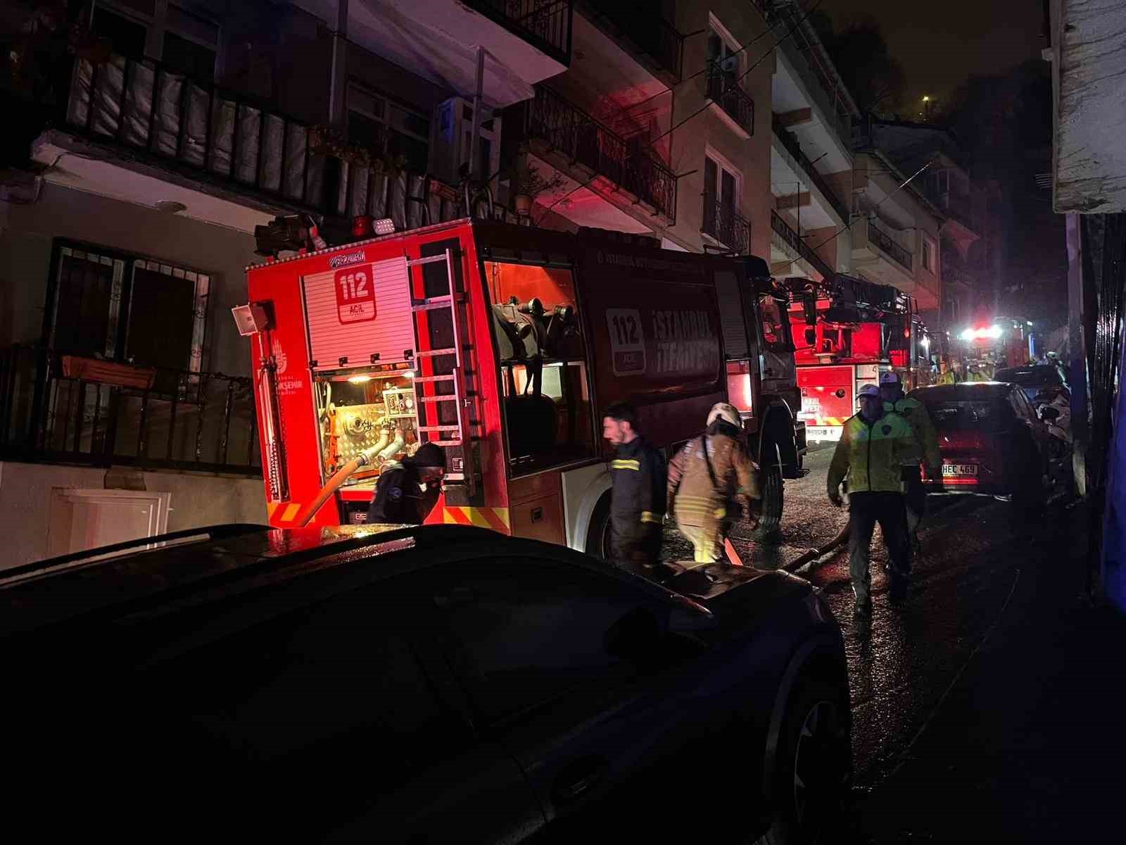 Sarıyer’de iki gecekondu alev alev yandı: 6 yaralı
