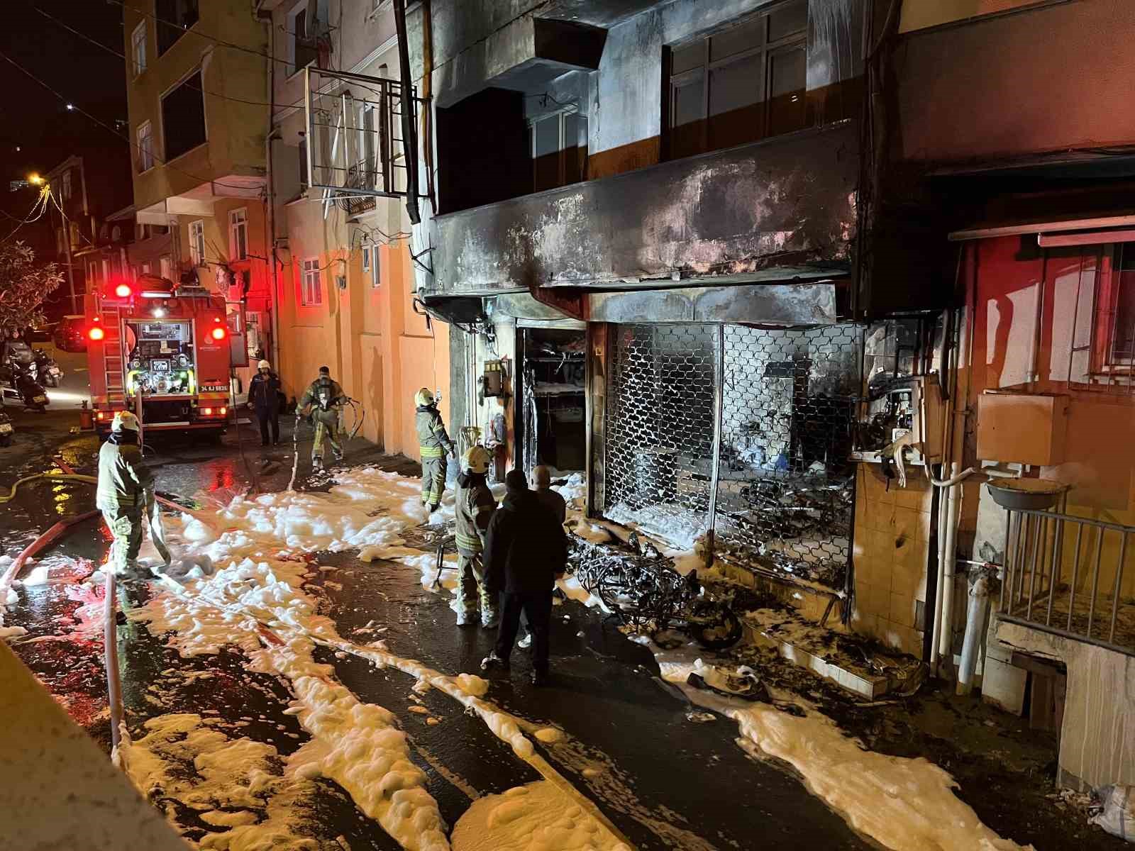 Sarıyer’de motosiklet tamirhanesi alev alev yandı: 1 yaralı
