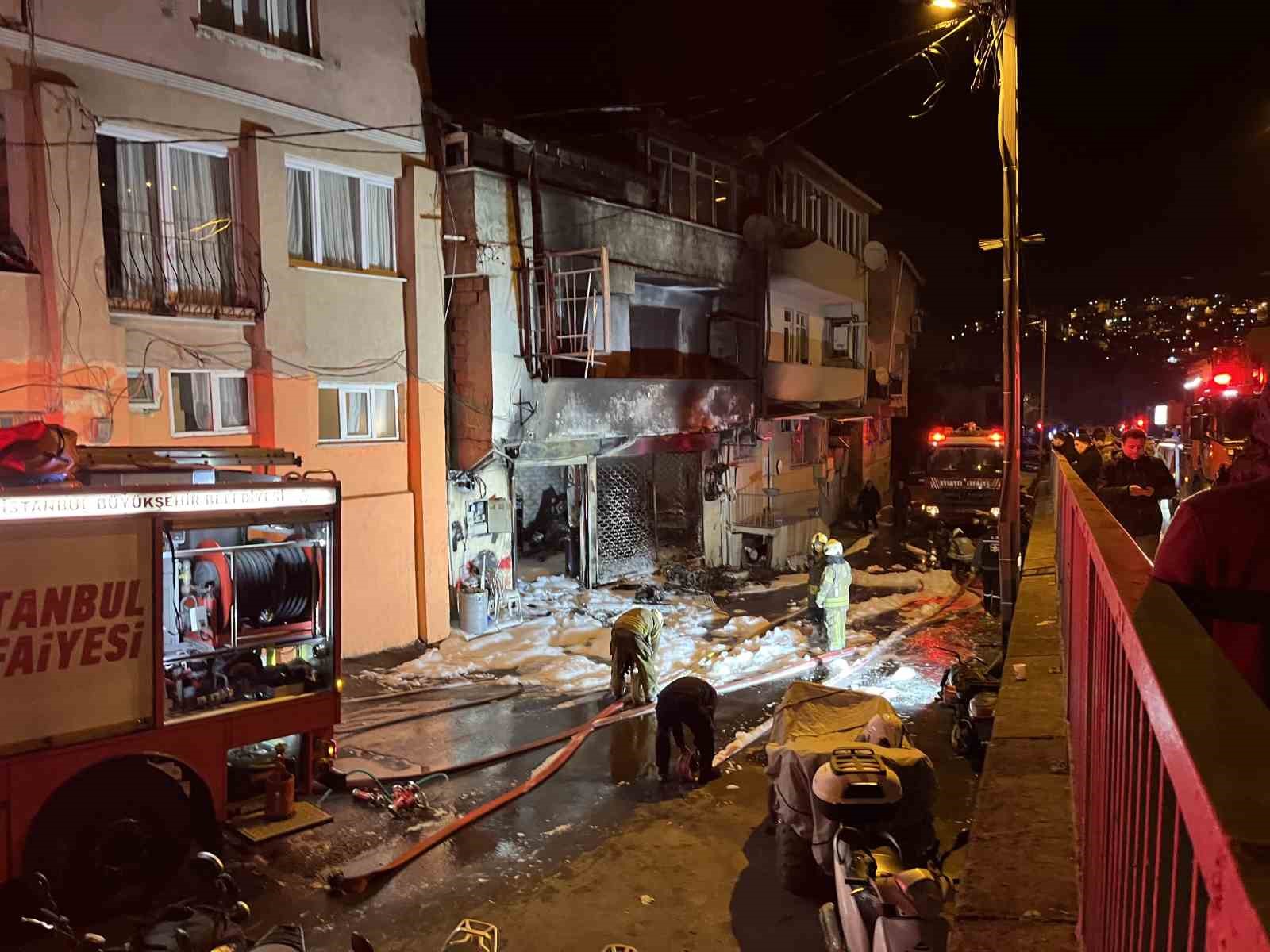 Sarıyer’de motosiklet tamirhanesi alev alev yandı: 1 yaralı
