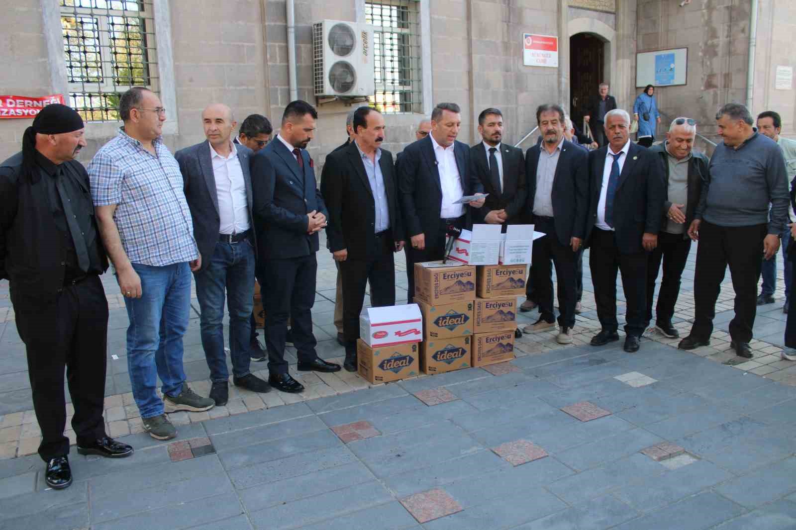 Şarkışlalılar Derneği, okul saldırısında hayatını kaybedenler için mevlit okuttu
