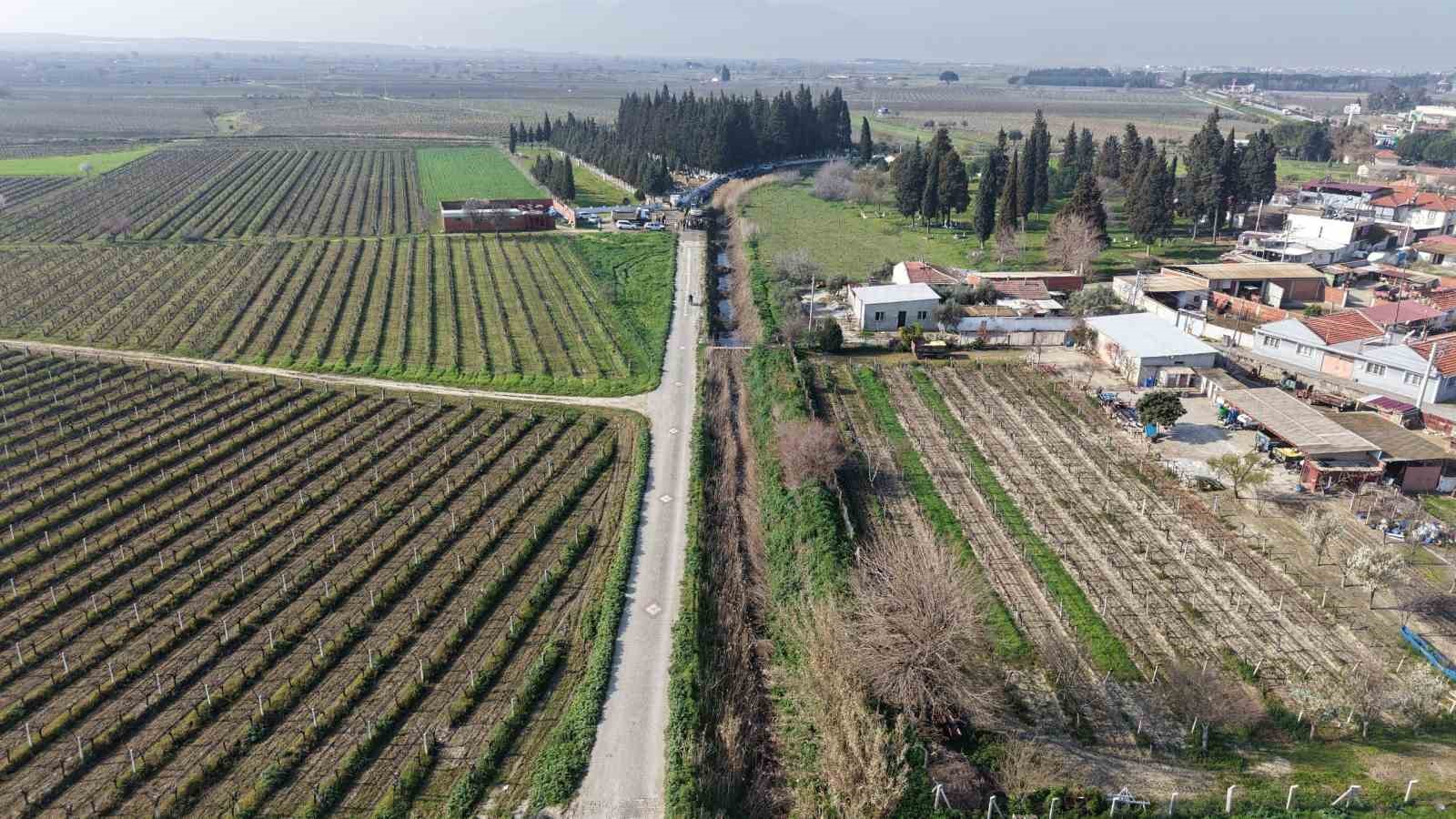 Saruhanlı’da dere temizliğiyle koku ve sinek sorunu bitecek
