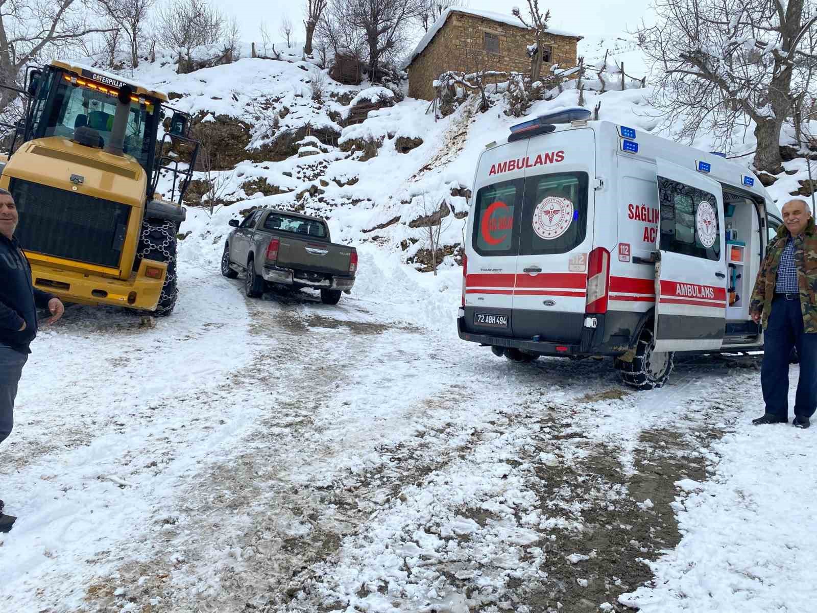Sason’da ekiplerin zorlu kış mesaisi
