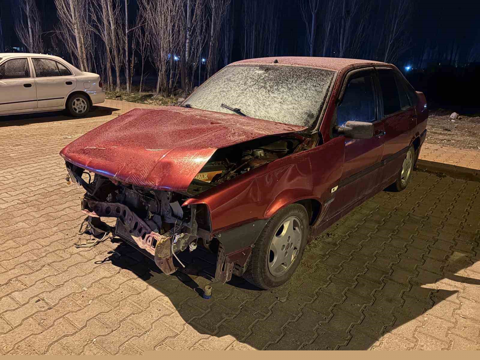 Sattığı otomobilin parasını beklerken, kazalı haliyle karşılaştı
