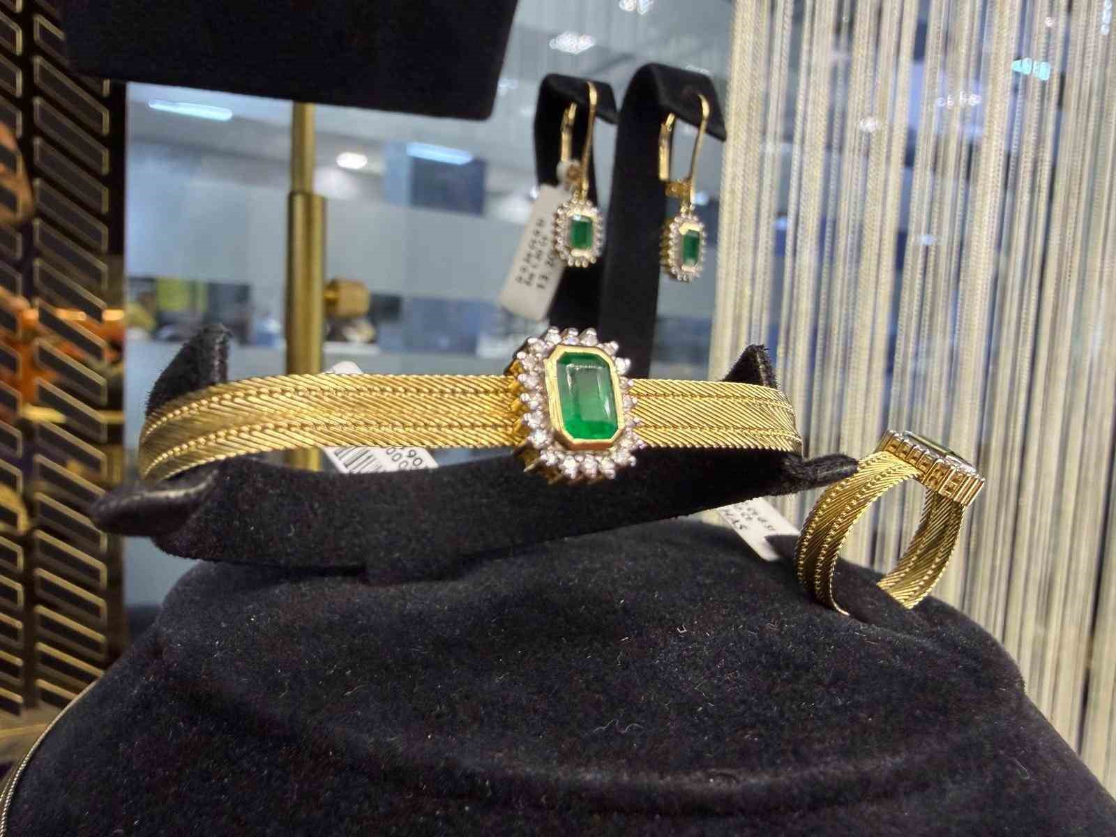 Savaşçıların zırhından düğünlerin baş tacına
Savaşçıların zırhından düğünlerin baş tacına