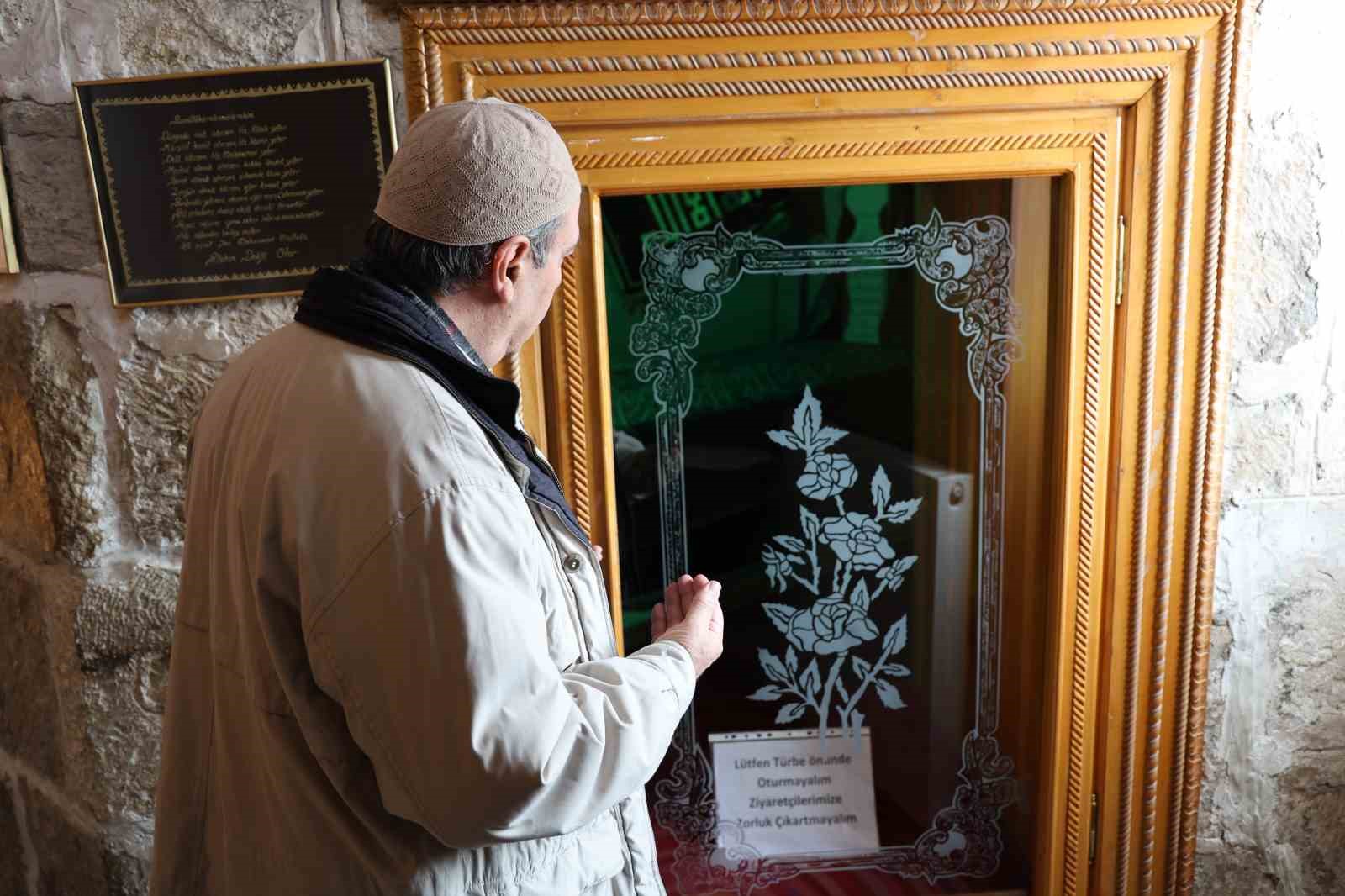 Savaşta şehit düştü, naaşı rüya üzerine uçurumun kenarına taşındı
Savaşta şehit düştü, naaşı rüya üzerine uçurumun kenarına taşındı