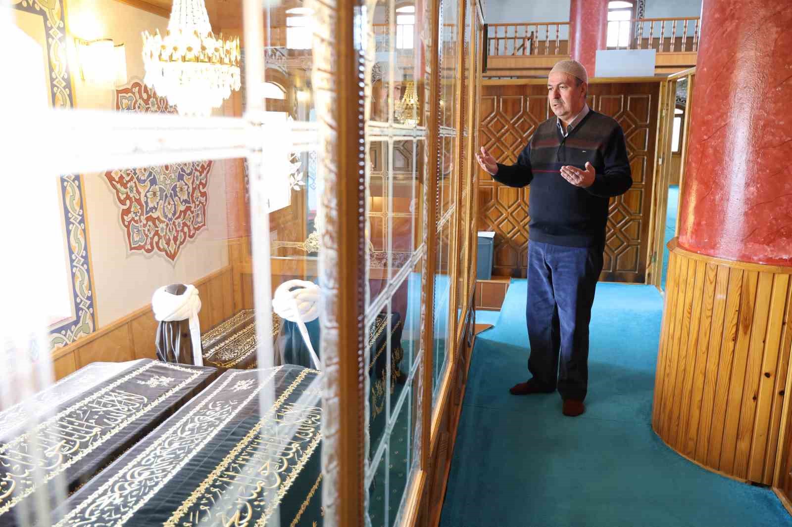 Savaşta şehit düştü, naaşı rüya üzerine uçurumun kenarına taşındı
Savaşta şehit düştü, naaşı rüya üzerine uçurumun kenarına taşındı