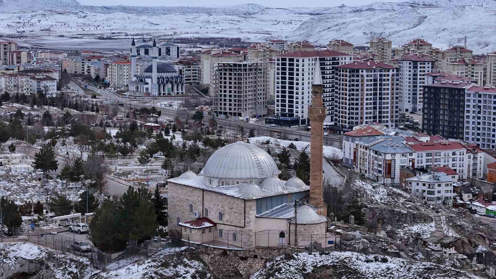 Savaşta şehit düştü, naaşı rüya üzerine uçurumun kenarına taşındı
Savaşta şehit düştü, naaşı rüya üzerine uçurumun kenarına taşındı