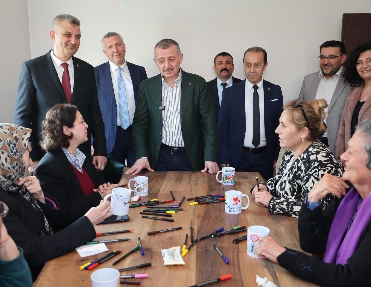 Saygınlar Kulübü Gölcük’te hizmete açıldı
