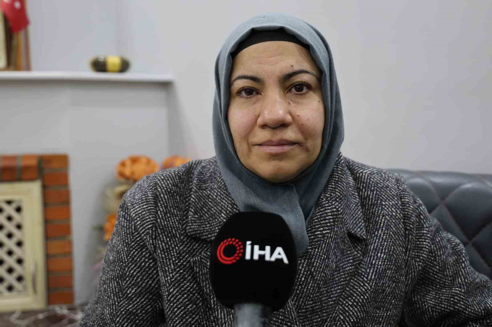 Sazan sarmalı bir ailenin hayallerini yıktı: 2 milyon lira dolandırıldılar
Sazan sarmalı bir ailenin hayallerini yıktı: 2 milyon lira dolandırıldılar