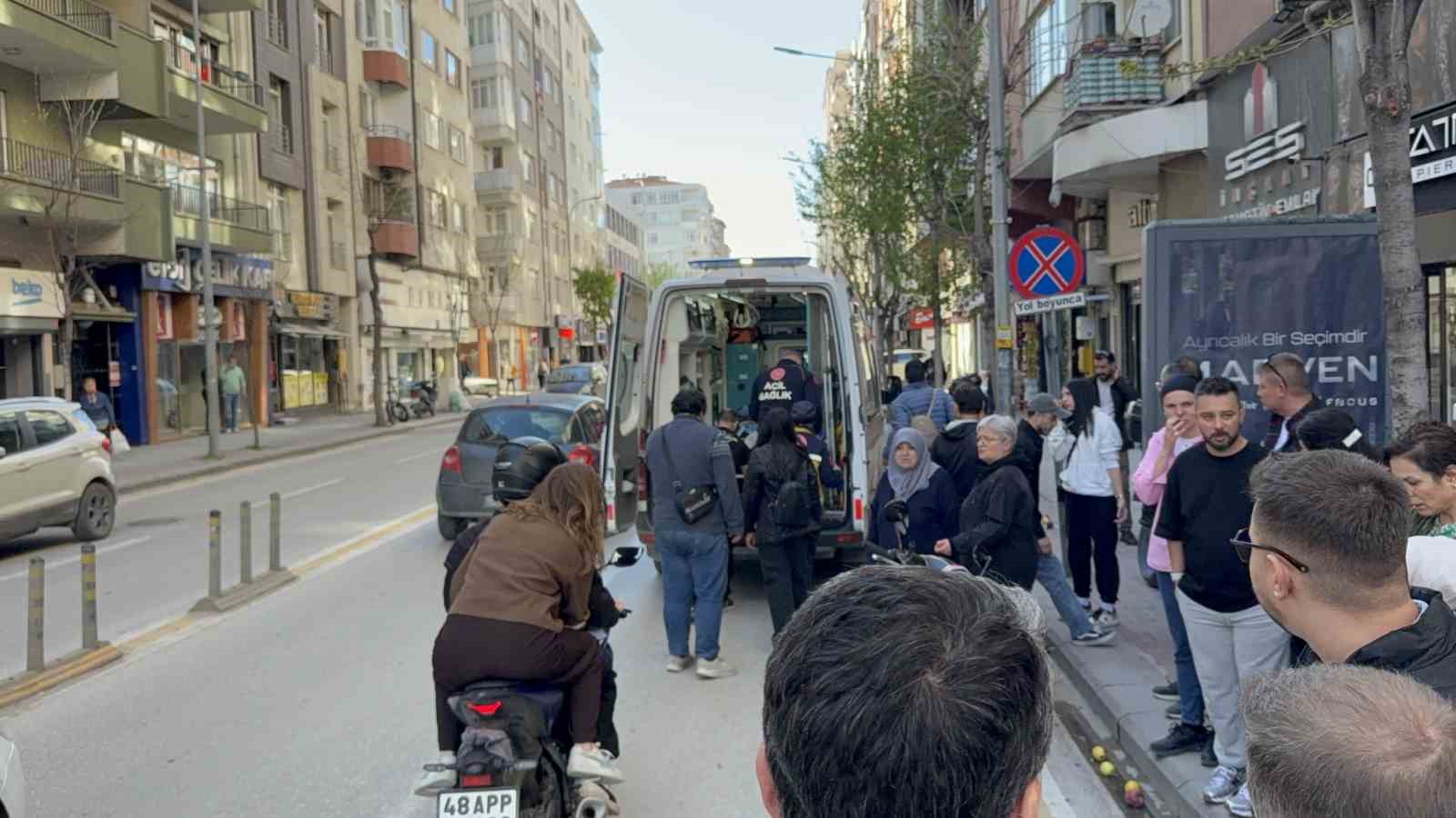 Scooterin çarptığı yaya yaralandı
