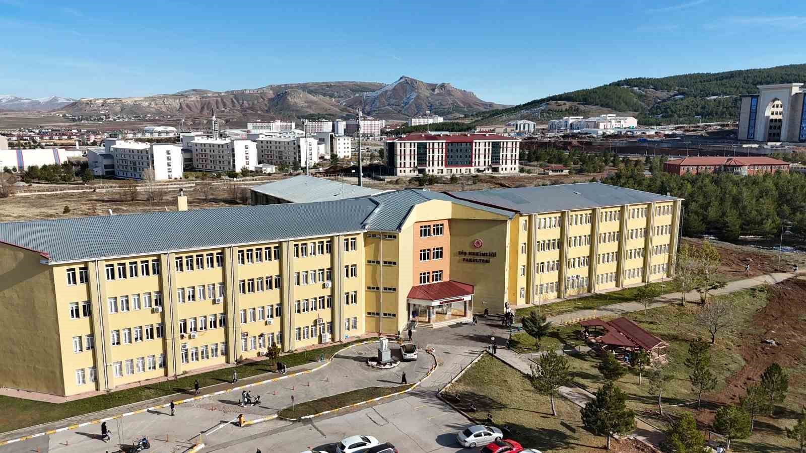 SCÜ Diş Hekimliği Fakültesi, Koşullu Akreditasyon almaya hak kazandı
