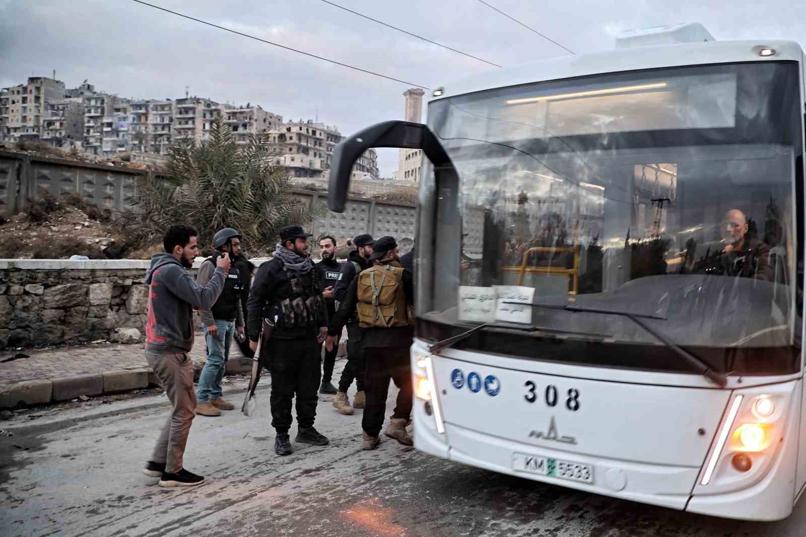 SDG’den kurtarılan Şeyh Maksud mahallesinden 400 terörist çıkarıldı
