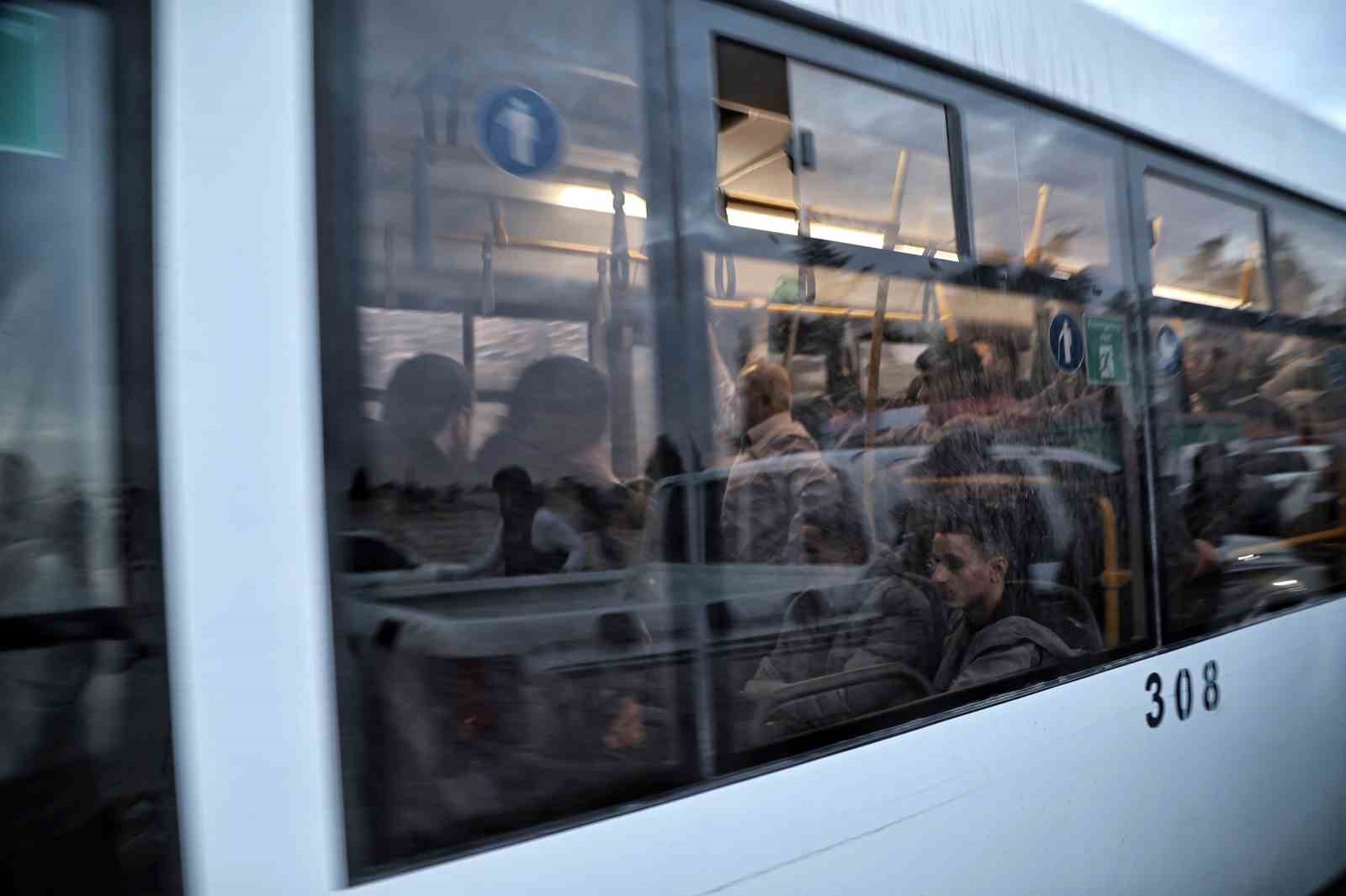 SDG’den kurtarılan Şeyh Maksud mahallesinden 400 terörist çıkarıldı
