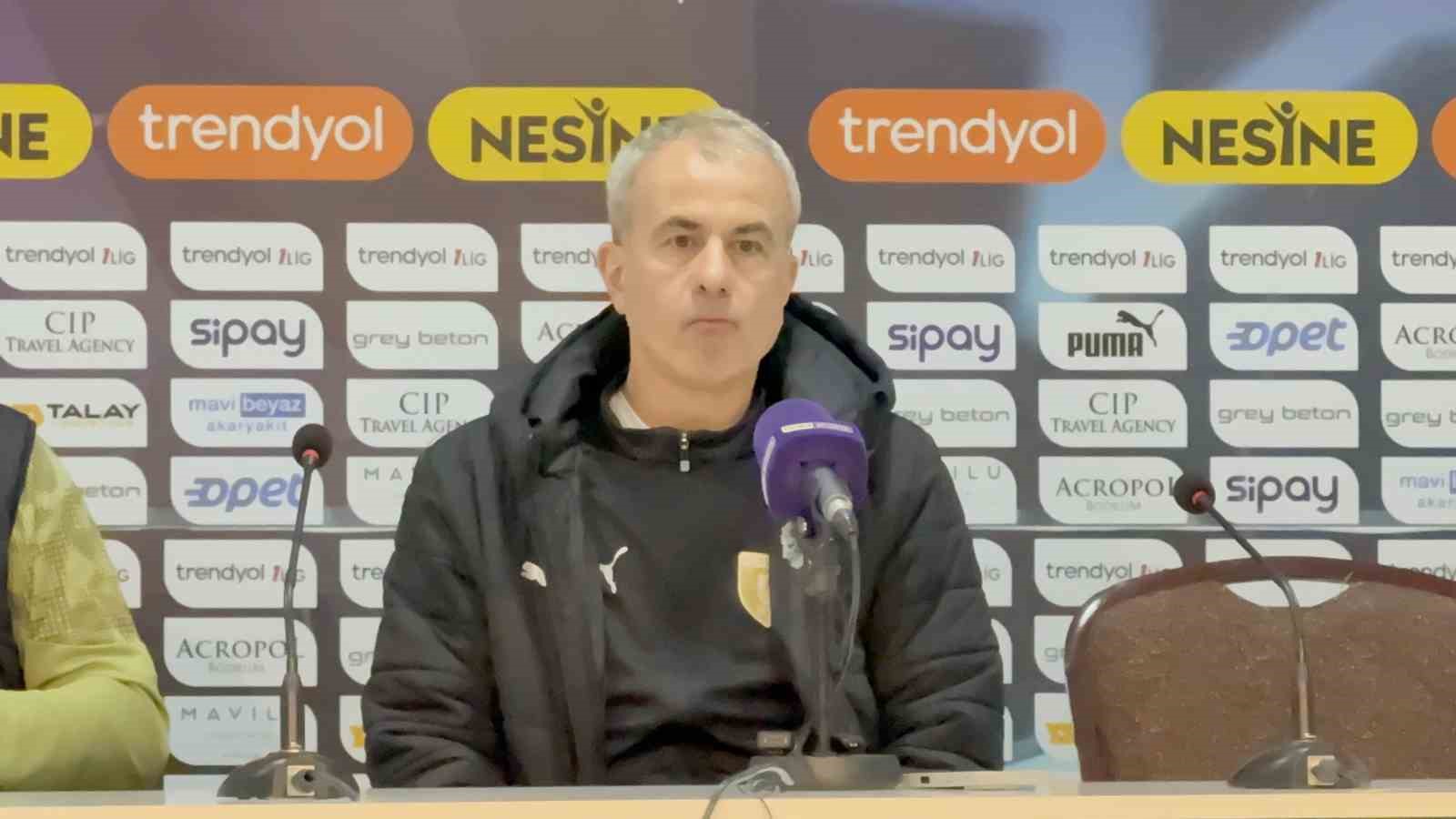 Sefer Yılmaz: "Hakemleri bugün özellikle tebrik ediyoruz, şovlarını çok güzel yaptılar"
Sefer Yılmaz: "Hakemleri bugün özellikle tebrik ediyoruz, şovlarını çok güzel yaptılar"