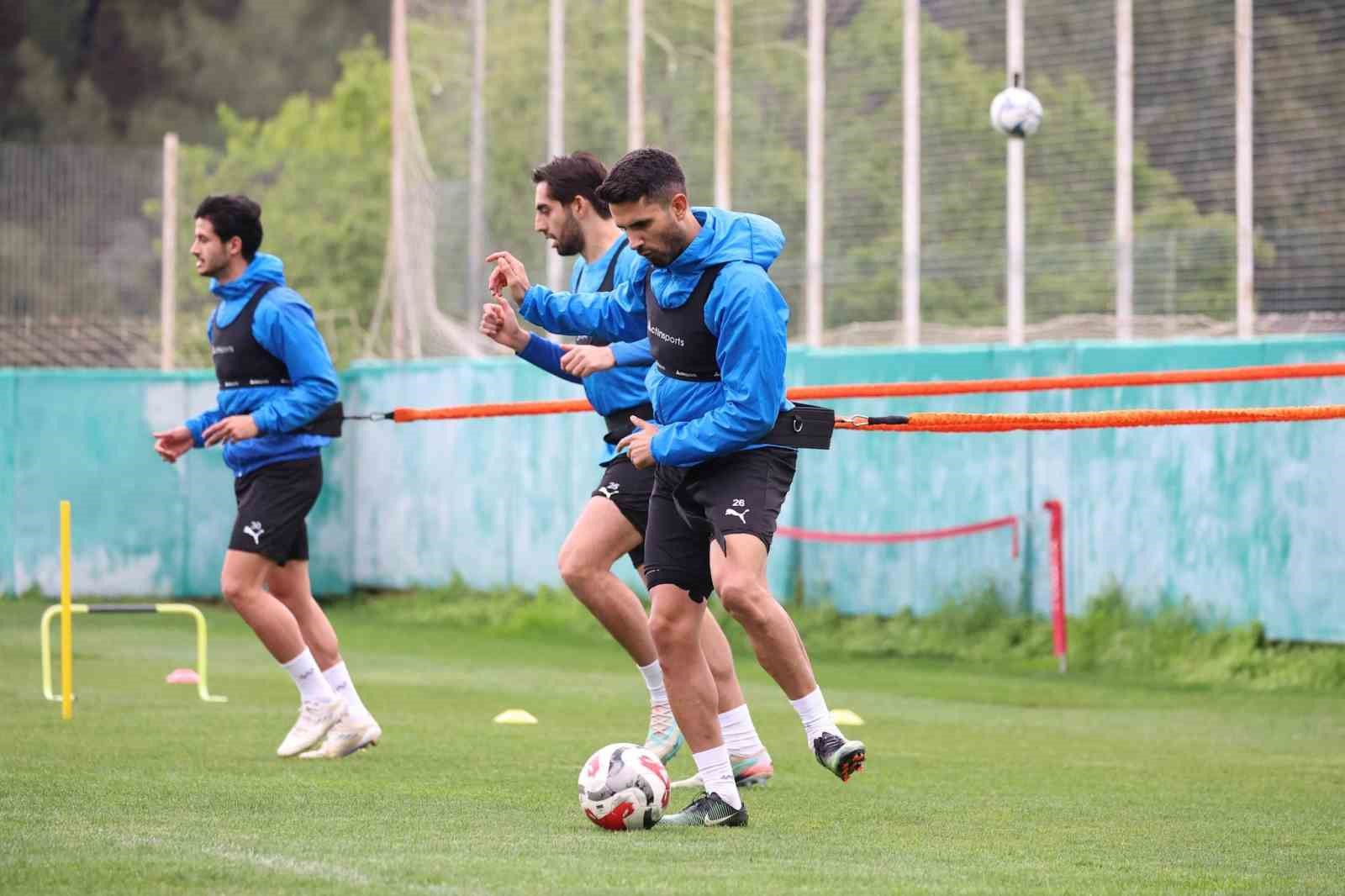 Sefer Yılmaz: "İnşallah ligin sonu Süper Lig olacak"
Sefer Yılmaz: "İnşallah ligin sonu Süper Lig olacak"