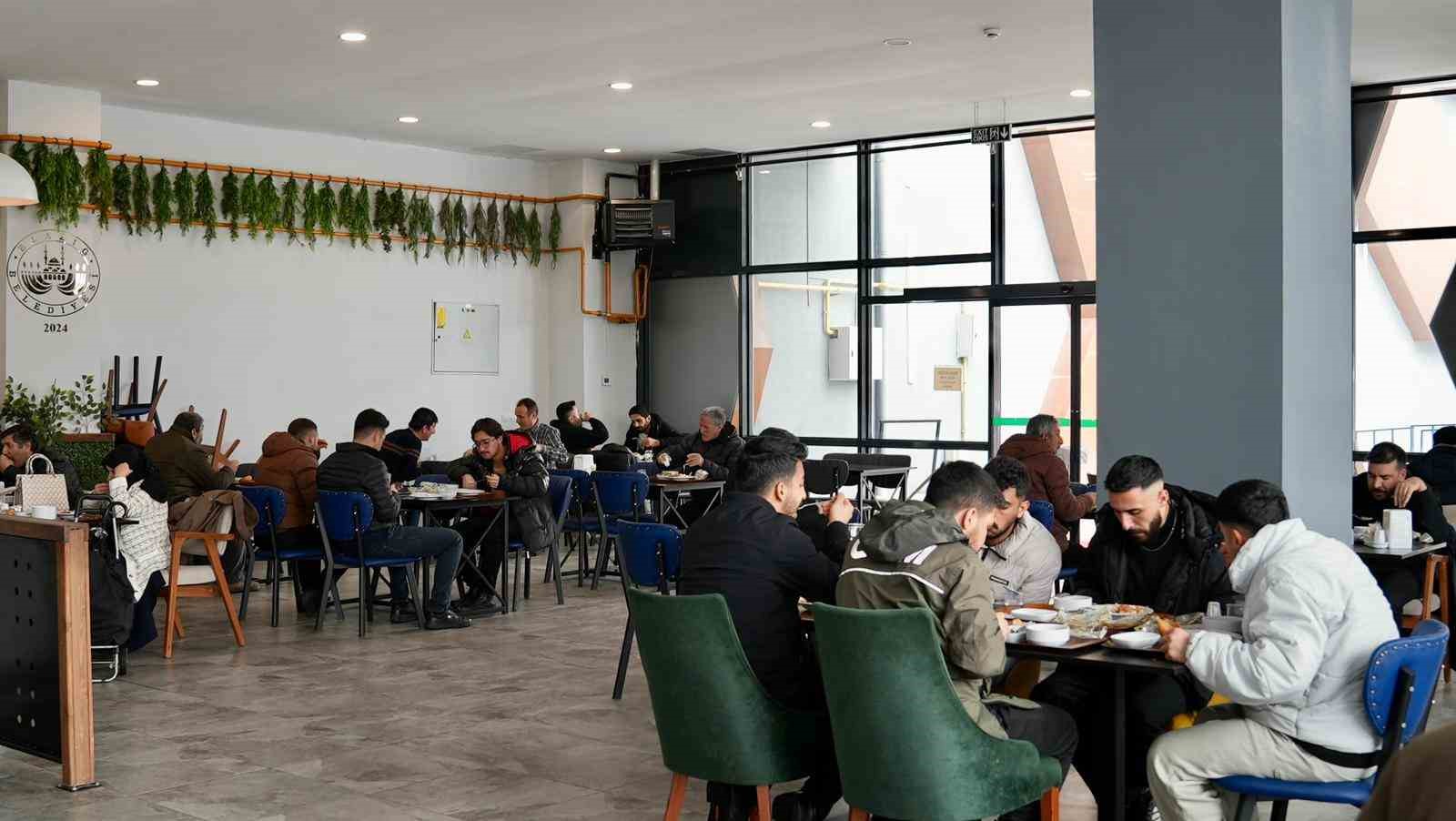 Şehir Lokantası büyük ilgi görüyor
