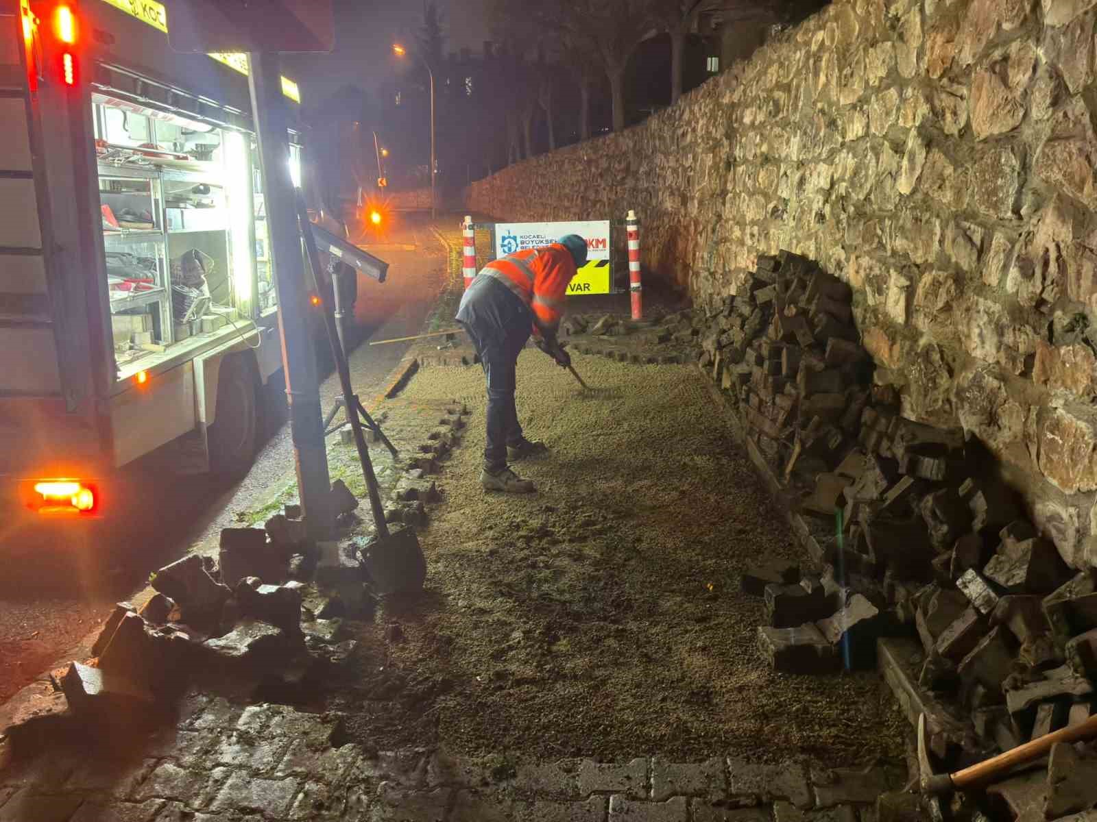 Şehir uyurken ekipler sahada
