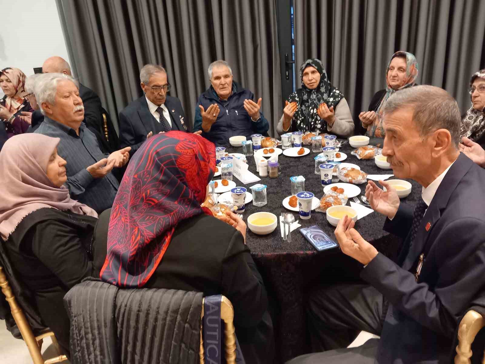 Şehit aileleri ve gaziler iftar sofrasında buluştular
