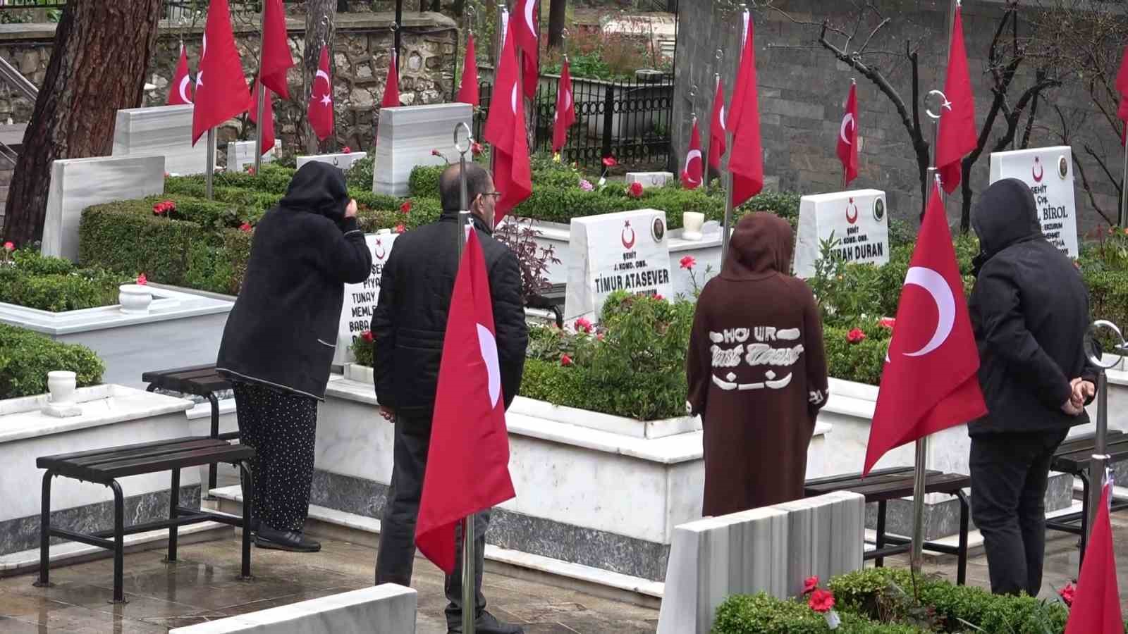 Şehit ailelerinden bayram ziyareti
