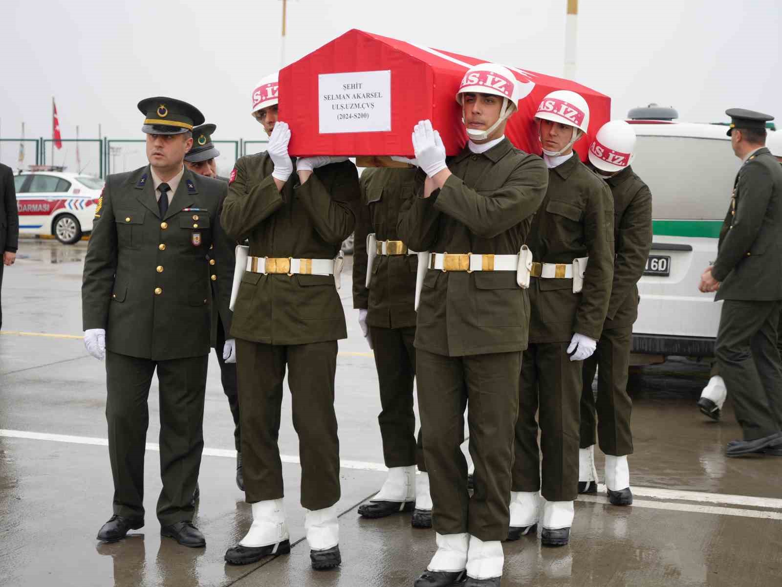 Şehit Akarsel’in naaşı memleketine uğurlandı
