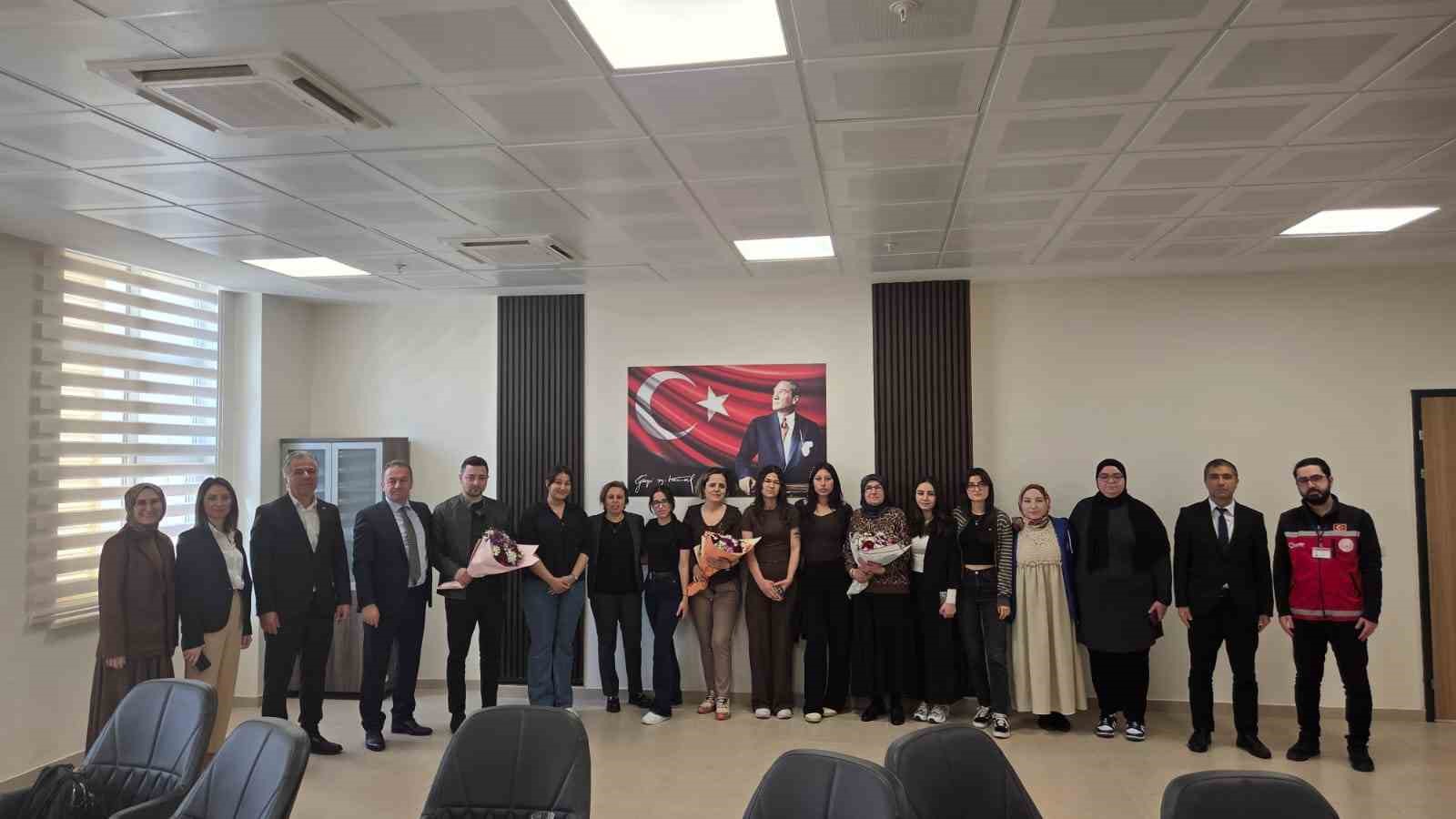 Şehit anneleri ’Ana Ocağı’ projesinde gençlerle buluştu
