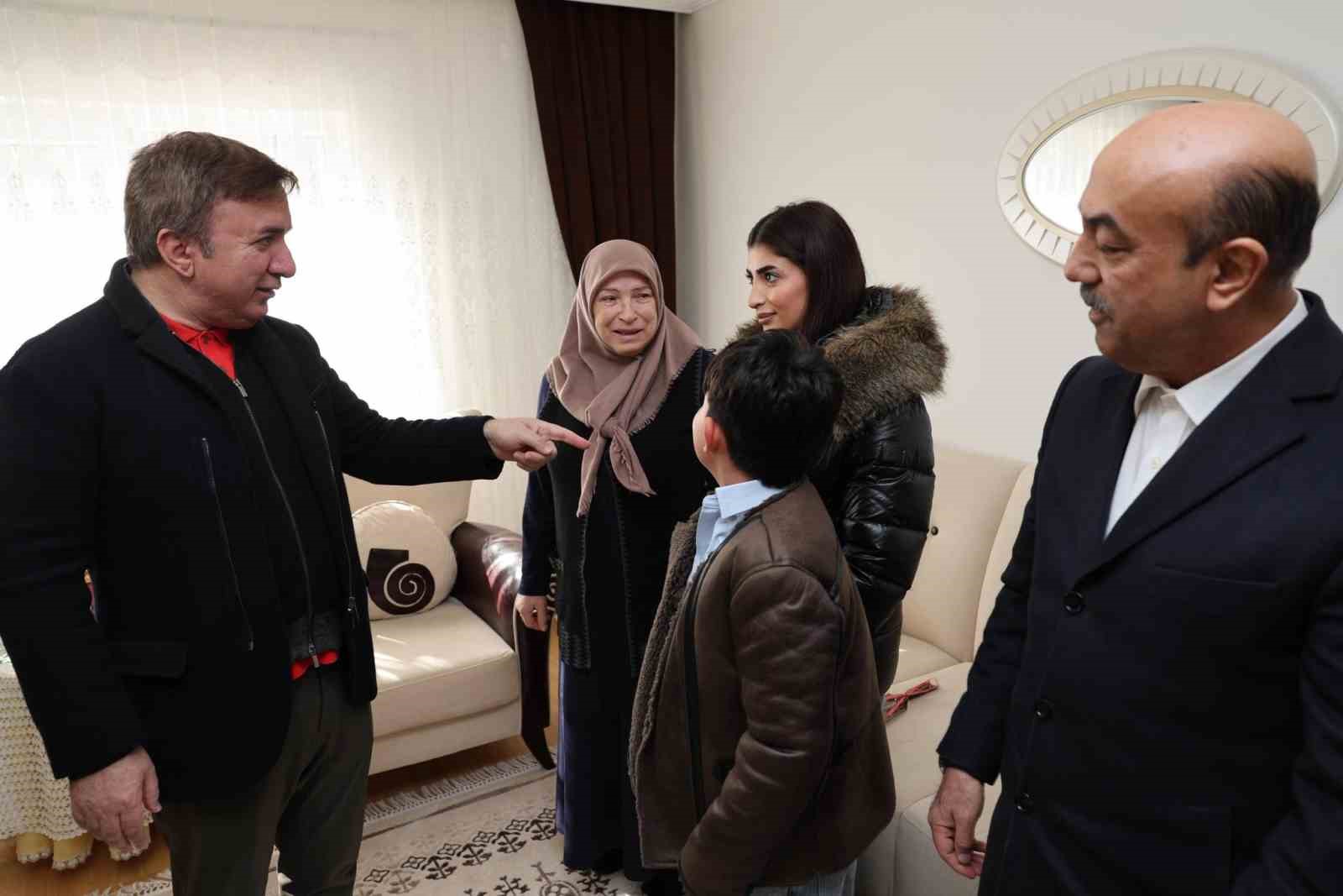 Şehit annesine 8 Mart ziyareti
