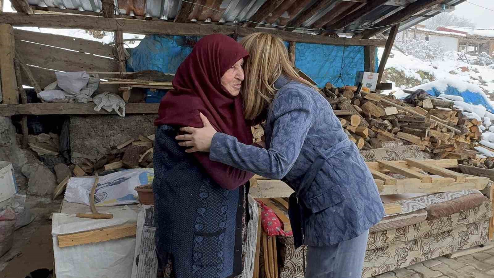 Şehit annesine anlamlı ziyaret
