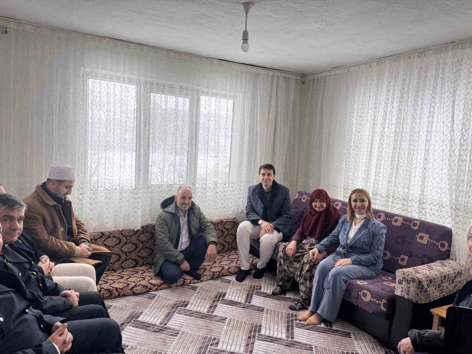 Şehit annesine anlamlı ziyaret
