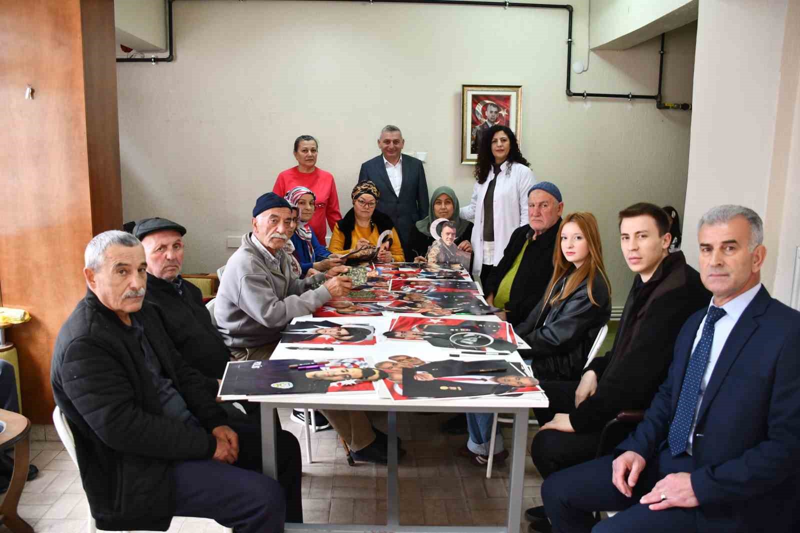 Şehit evlatlarını, eşlerinin hatıralarını 3 boyutlu rölyeflerde yaşatıyorlar
