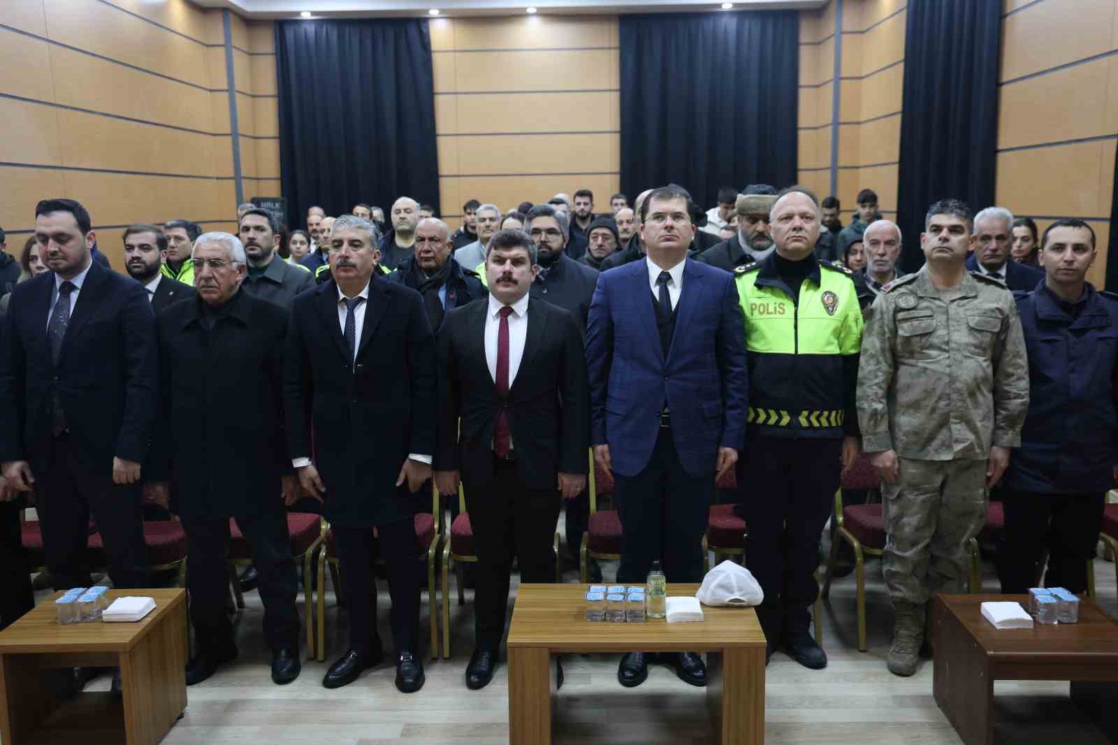 Şehit Fethi Sekin kabri başında anıldı
