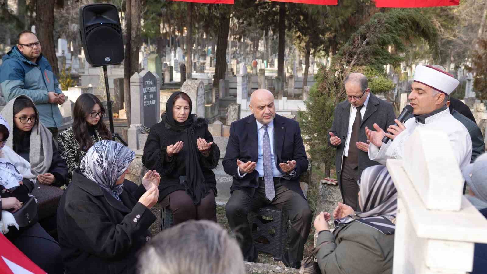 Şehit Kamil, şehadetinin 106. yılında dualarla anıldı
Şehit Kamil, şehadetinin 106. yılında dualarla anıldı