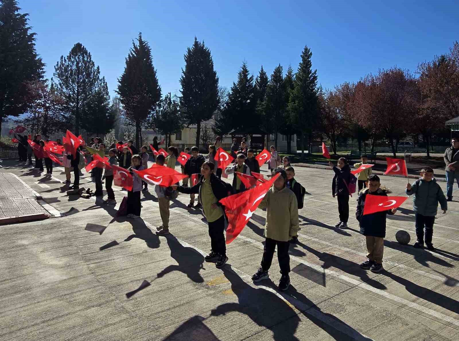 Şehit olan öğretmen ve öğrenciler için Hisarcık’ta anlamlı etkinlik

