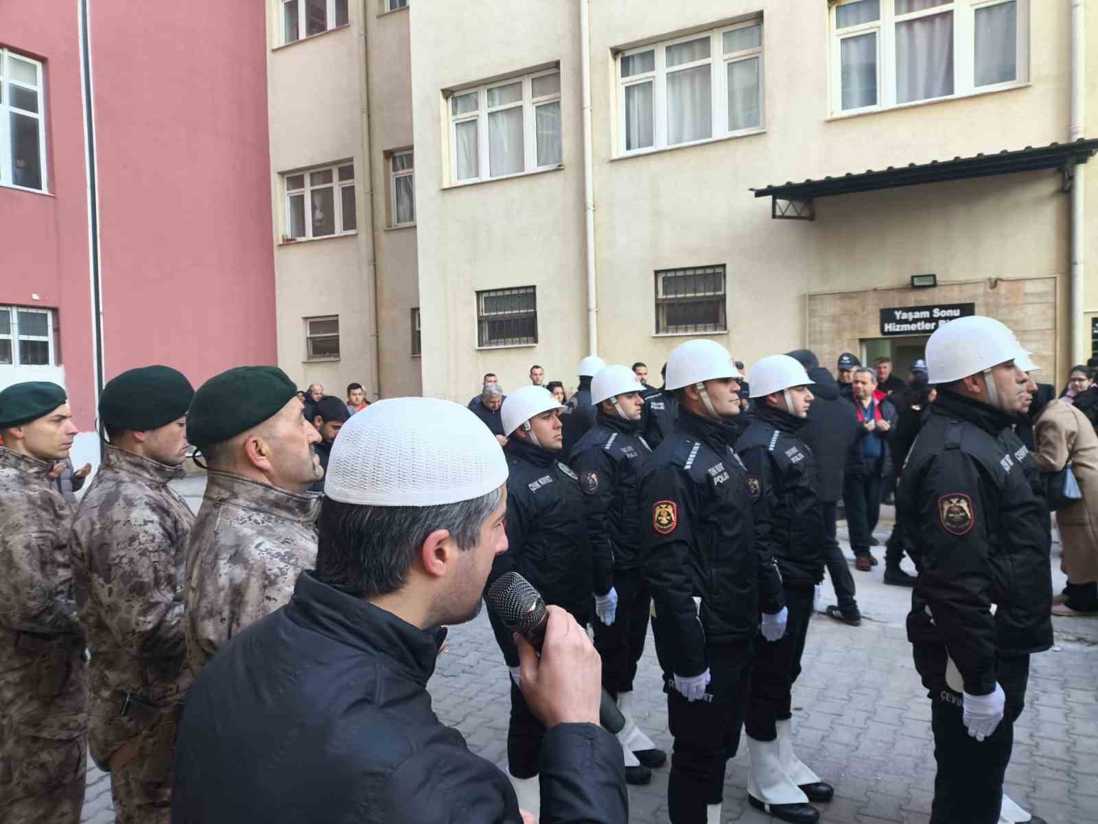 Şehit polis memuru Aydın’dan memleketine uğurlandı
