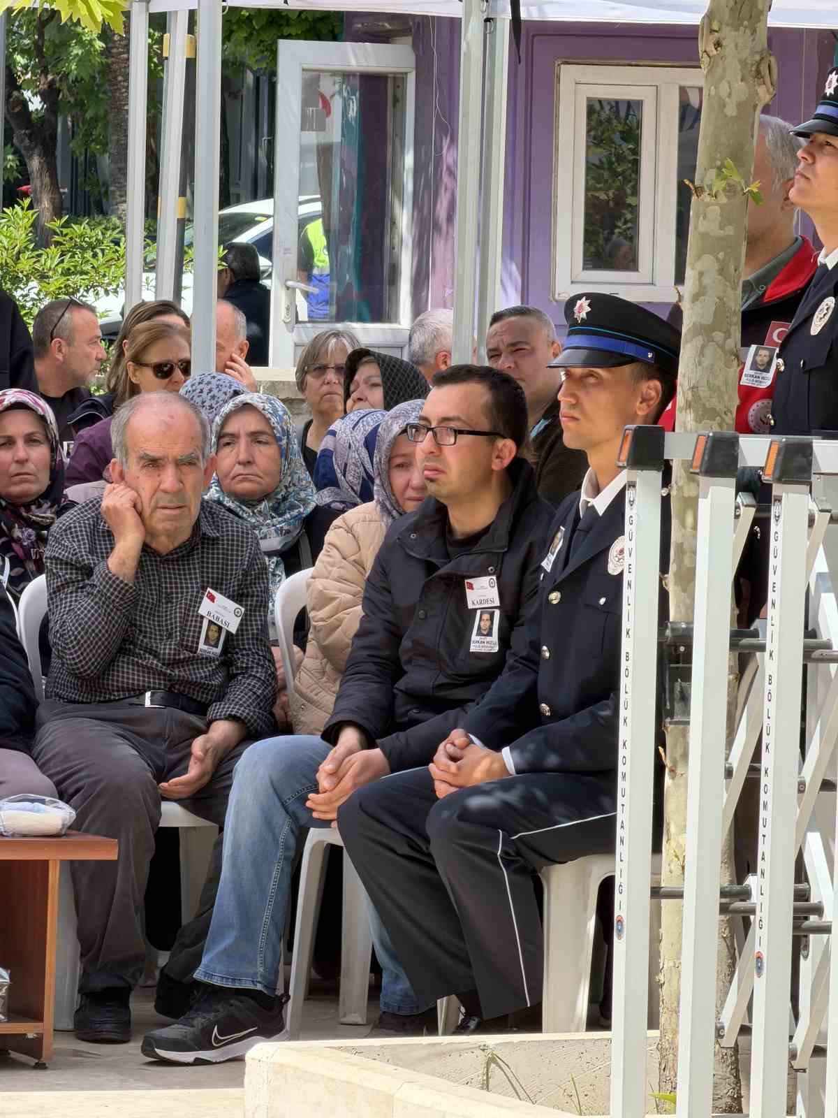 Şehit polisin cenazesinde gözyaşları sel oldu
