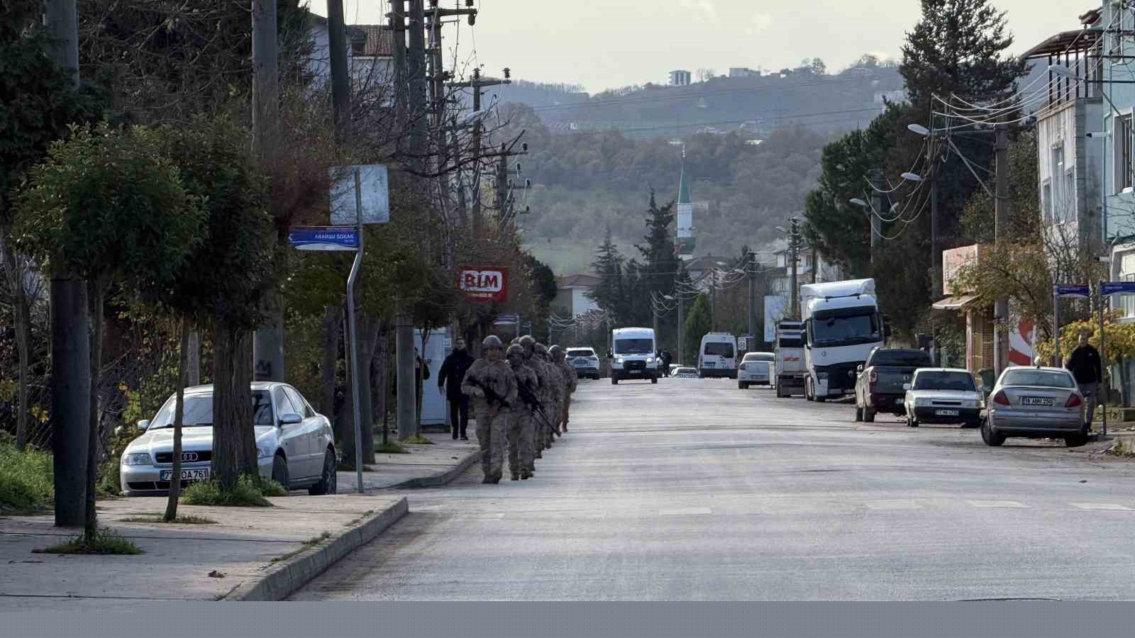 Şehit polislerin katili DEAŞ’lı teröristin dijital izleri Kocaeli’deki şüphelilere uzandı
