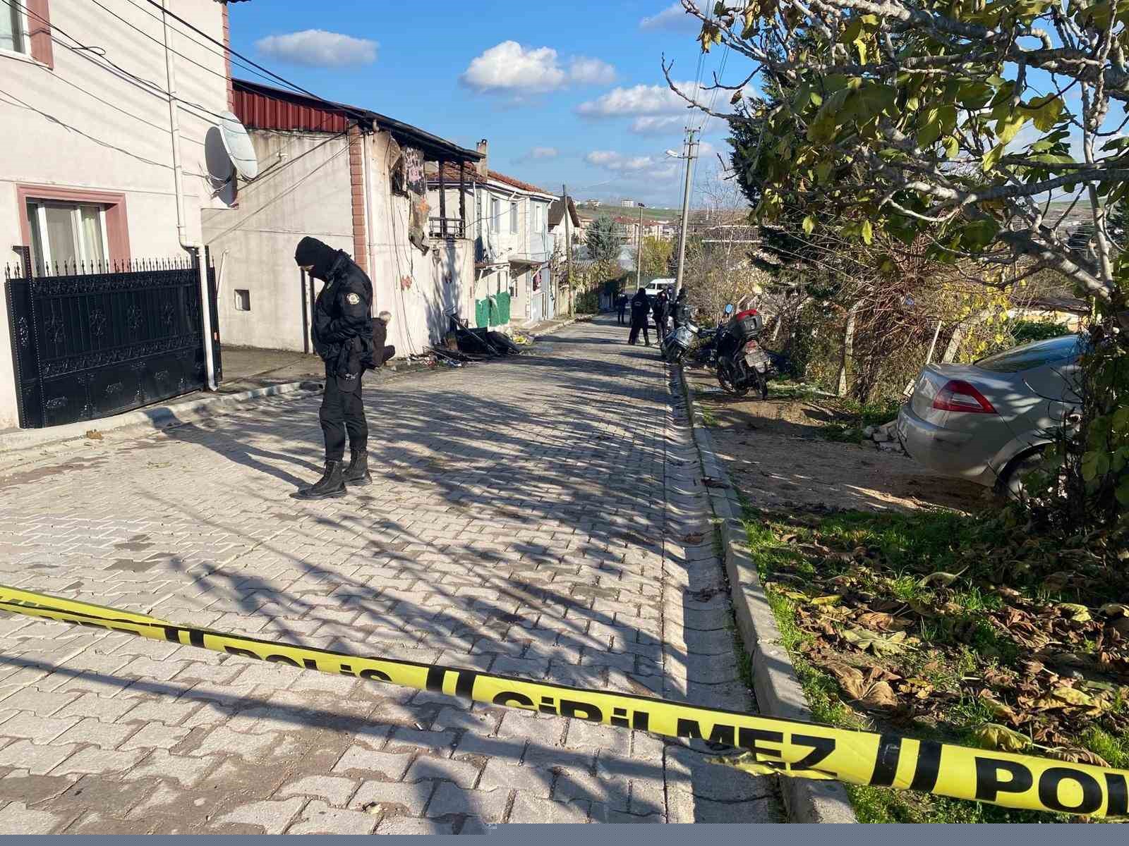 Şehit polislerin katili DEAŞ’lı teröristin dijital izleri Kocaeli’deki şüphelilere uzandı
