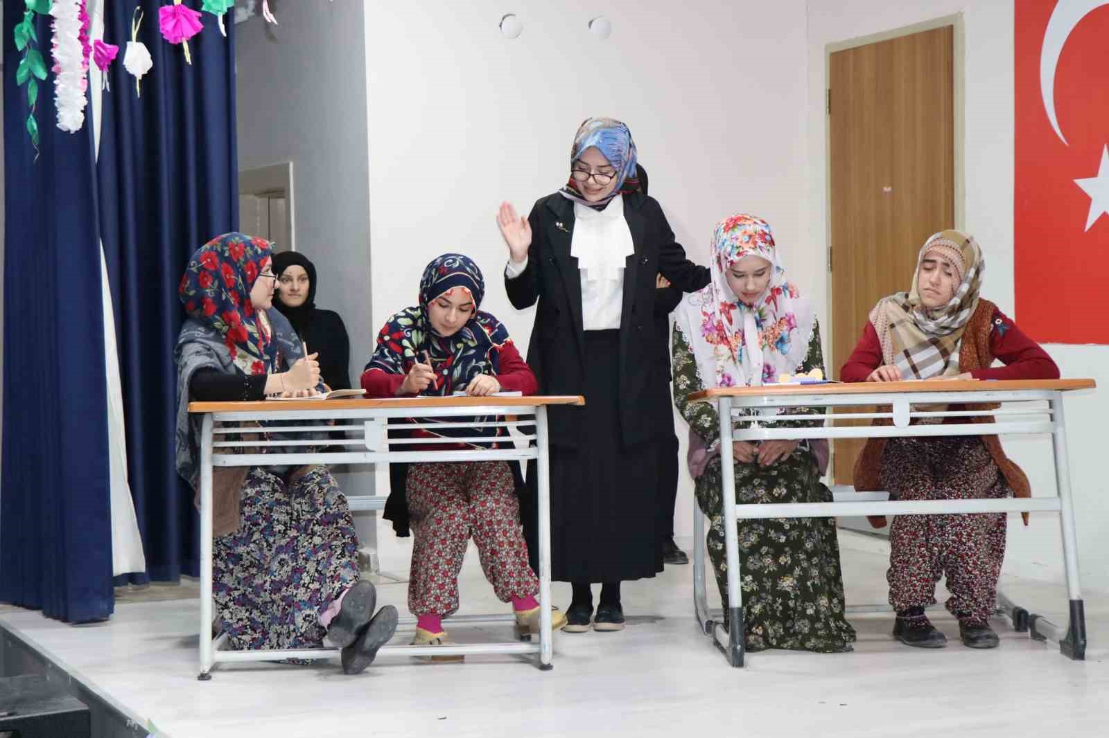 Şehit Recep Gündüz Anadolu İmam Hatip Lisesi’nden 8 Mart Dünya Kadınlar Günü programı
