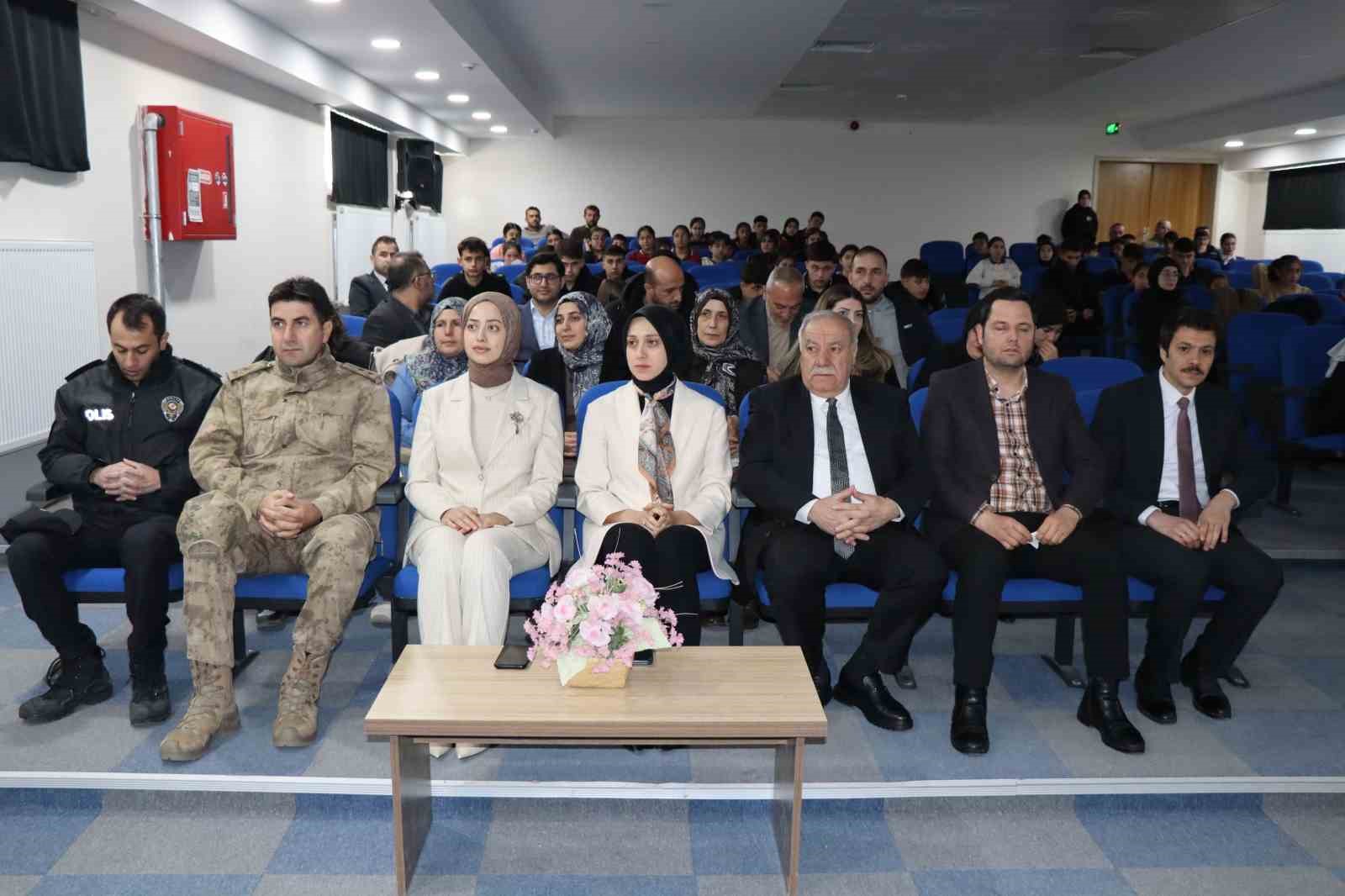 Şehit Recep Gündüz Anadolu İmam Hatip Lisesi’nden 8 Mart Dünya Kadınlar Günü programı
