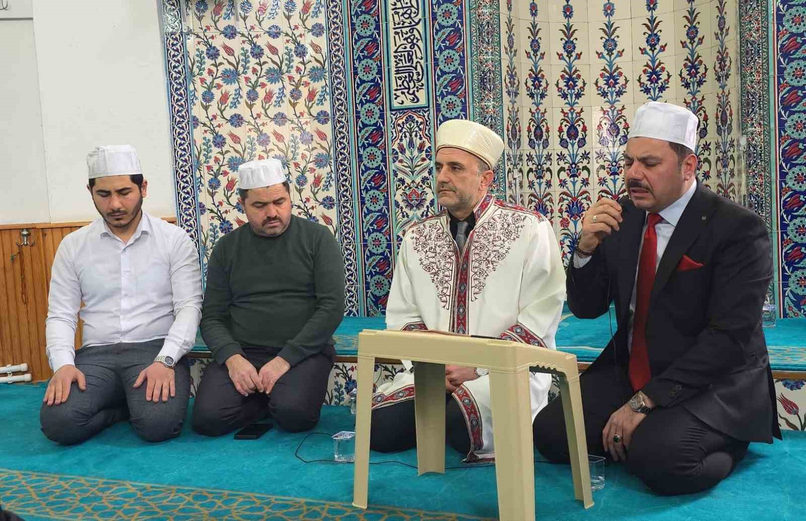 Şehit Uzman Çavuş Selman Çelik, şahadetinin 9. yılında memleketi Kütahya’da dualarla anıldı
Şehit Uzman Çavuş Selman Çelik, şahadetinin 9. yılında memleketi Kütahya’da dualarla anıldı