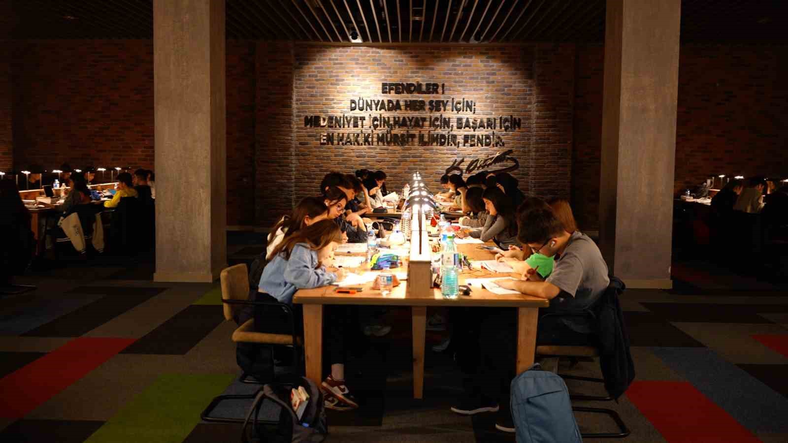 Şehitkamil Belediyesi kütüphanelerine 2025’te rekor ziyaretçi
