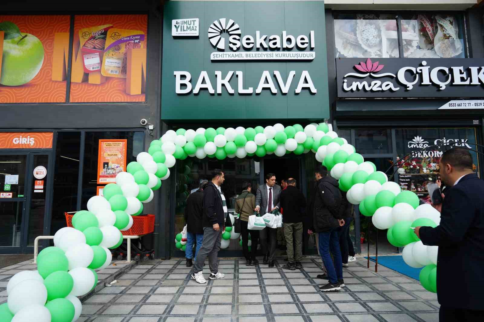 Şehitkamil Belediyesi uygun fiyatlı baklava üretip satarak her ay bir şehit yakınına ev alacak
