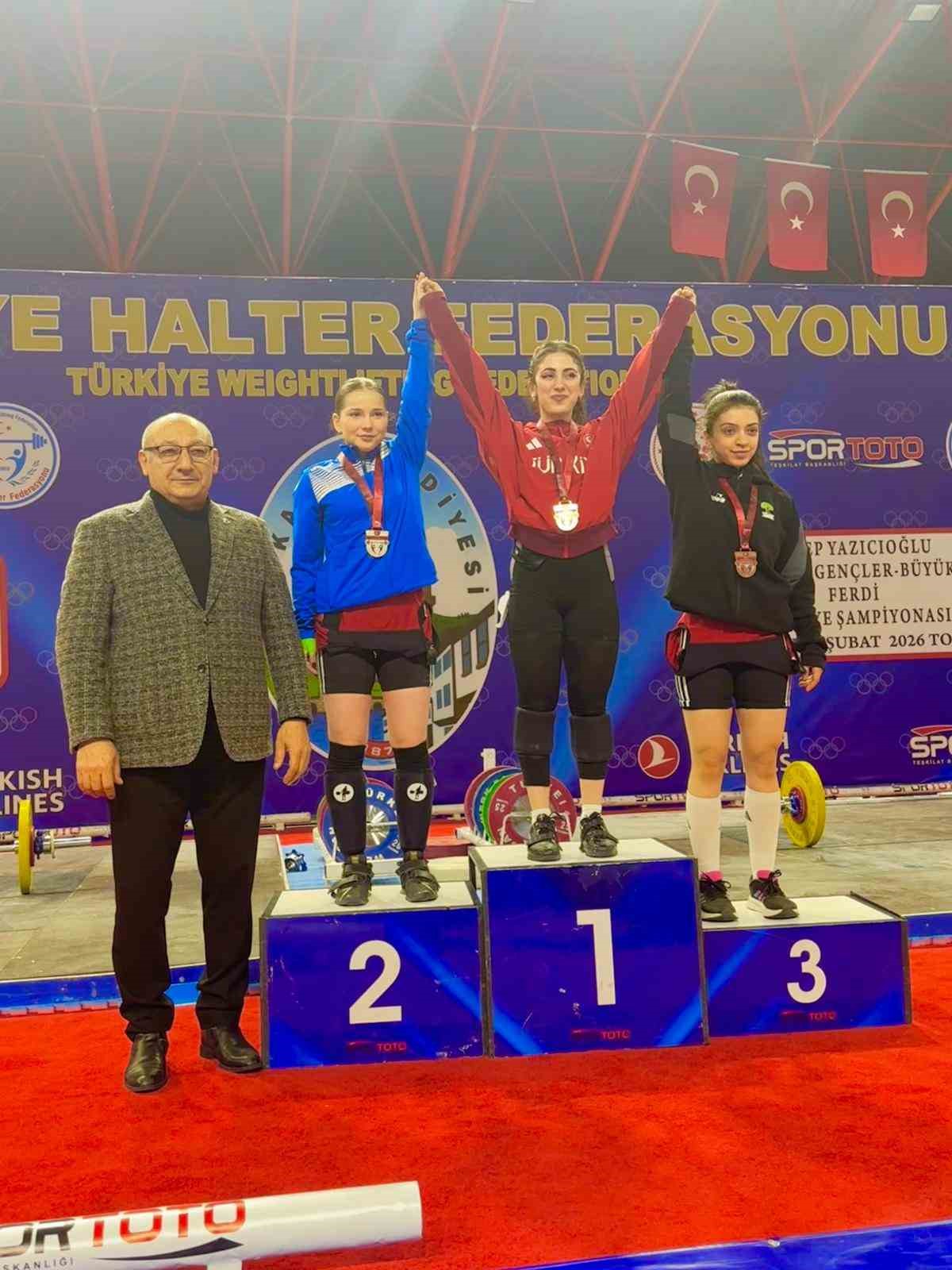 Şehitkamil sporcularından büyük başarı
