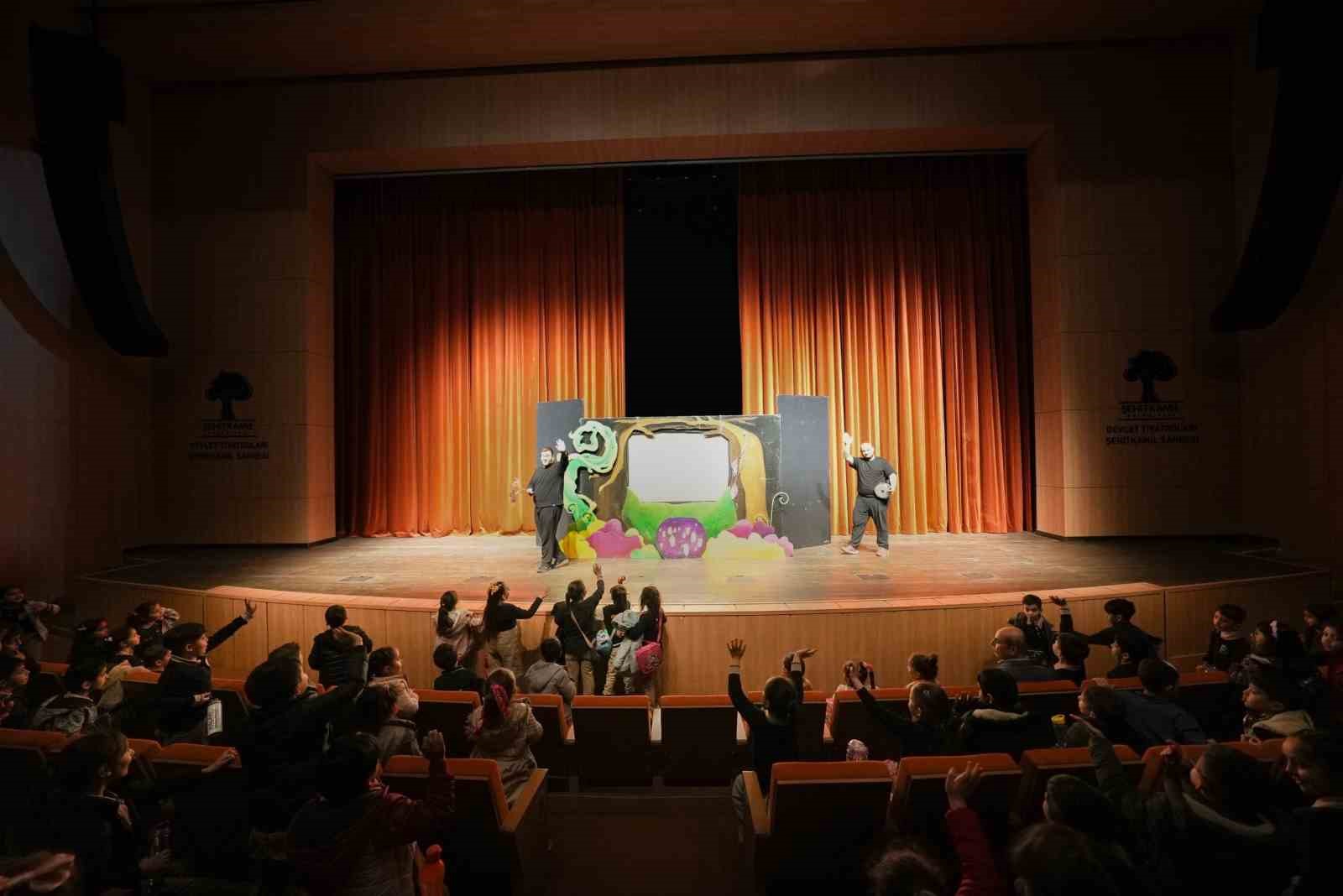 Şehitkamil’de çocuklar tiyatro ile buluşuyor
