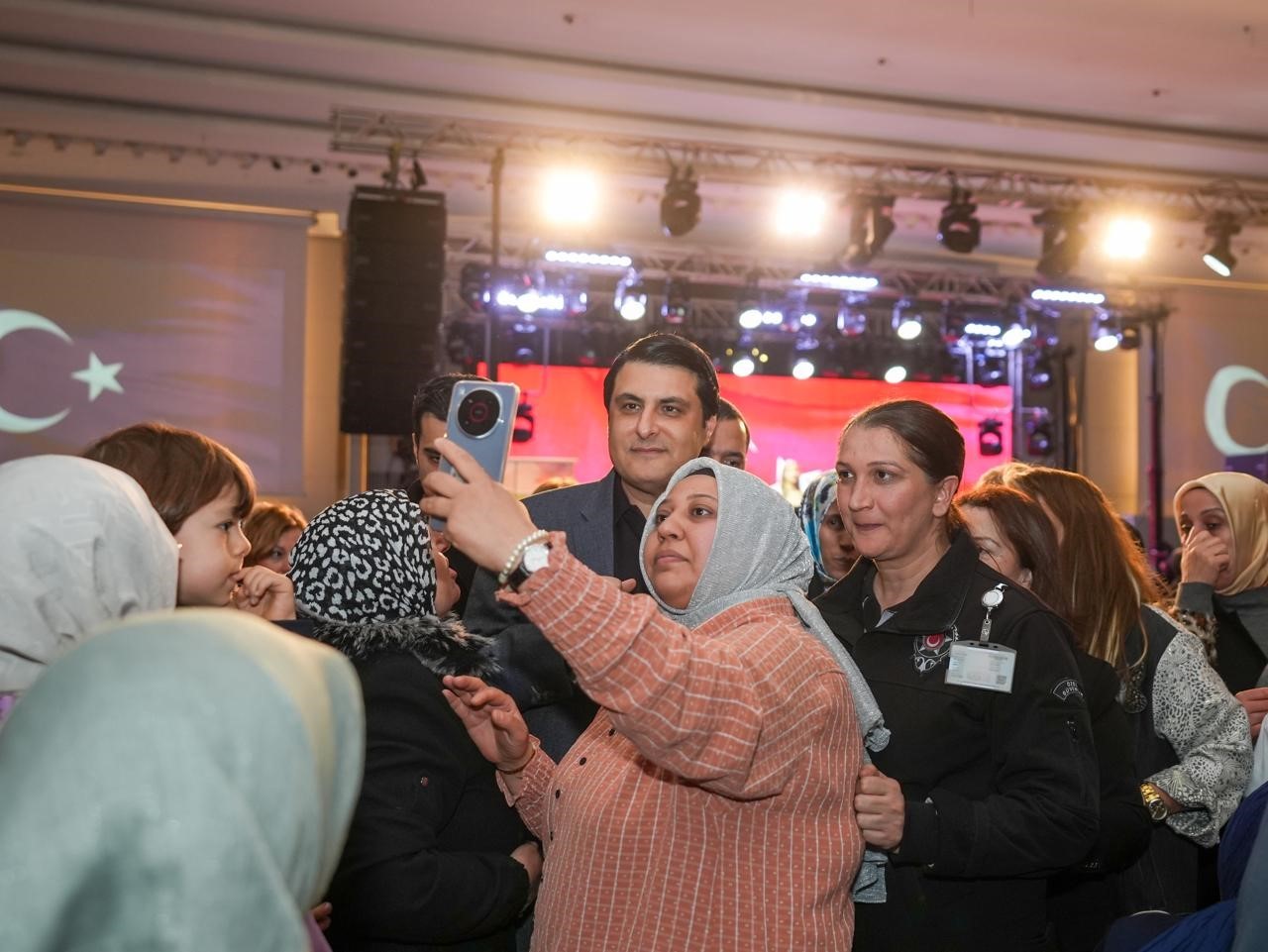 Şehitkamil’de kadınlar matinesi coşkusu
Şehitkamil’de kadınlar matinesi coşkusu