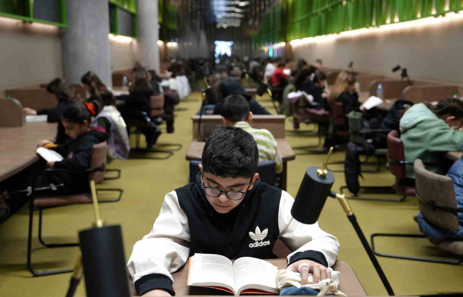 Şehitkamil’de kütüphaneler haftası etkinliklerle kutlandı
Şehitkamil’de kütüphaneler haftası etkinliklerle kutlandı