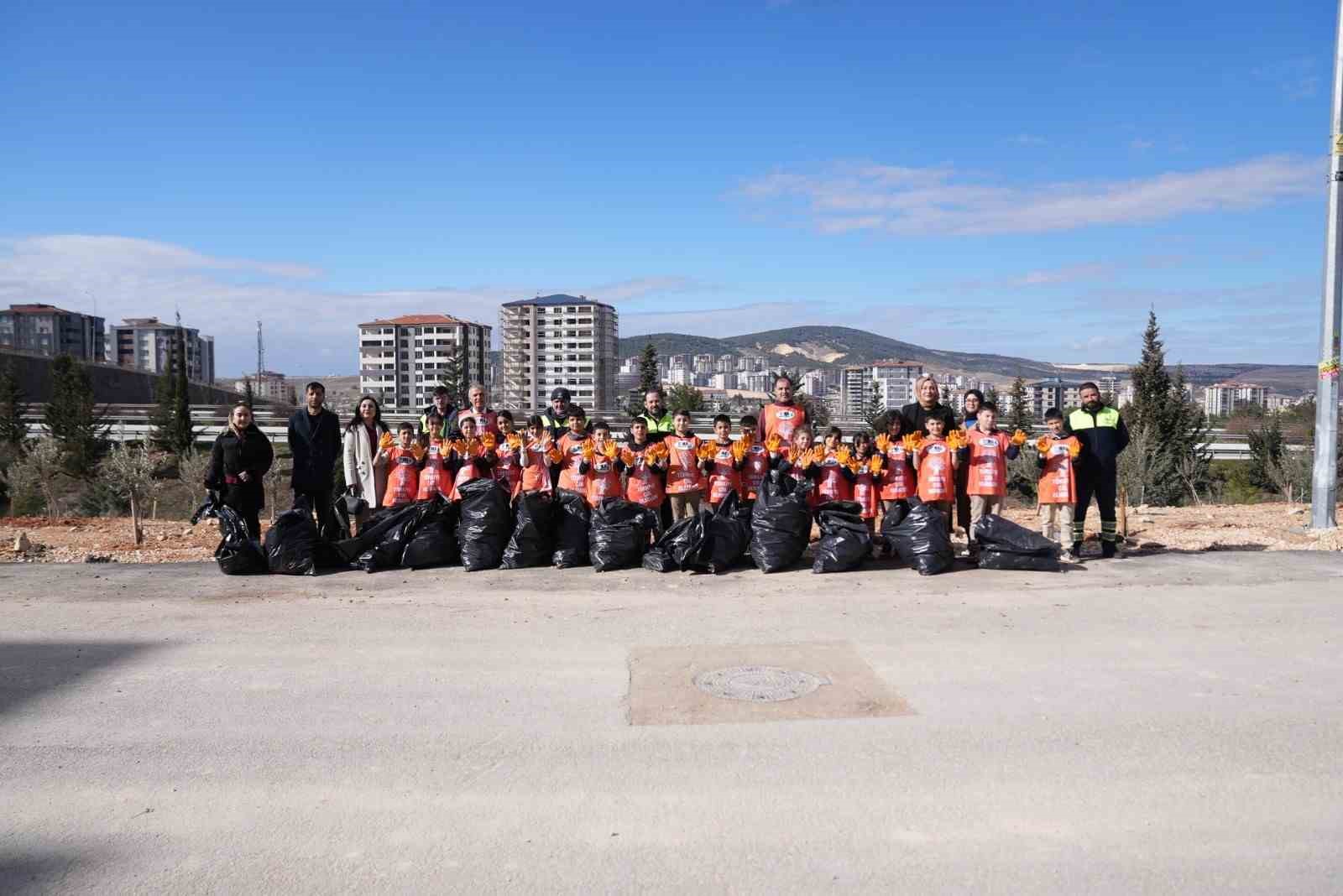 Şehitkamil’de minik ellerden doğaya büyük katkı
