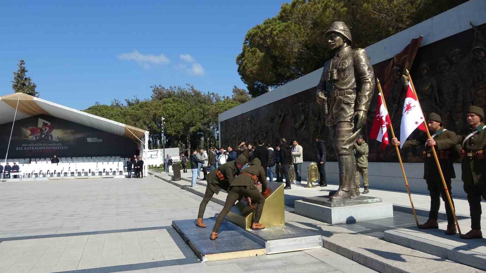 Şehitler Abidesi’nde 18 Mart tören hazırlıkları devam ediyor
