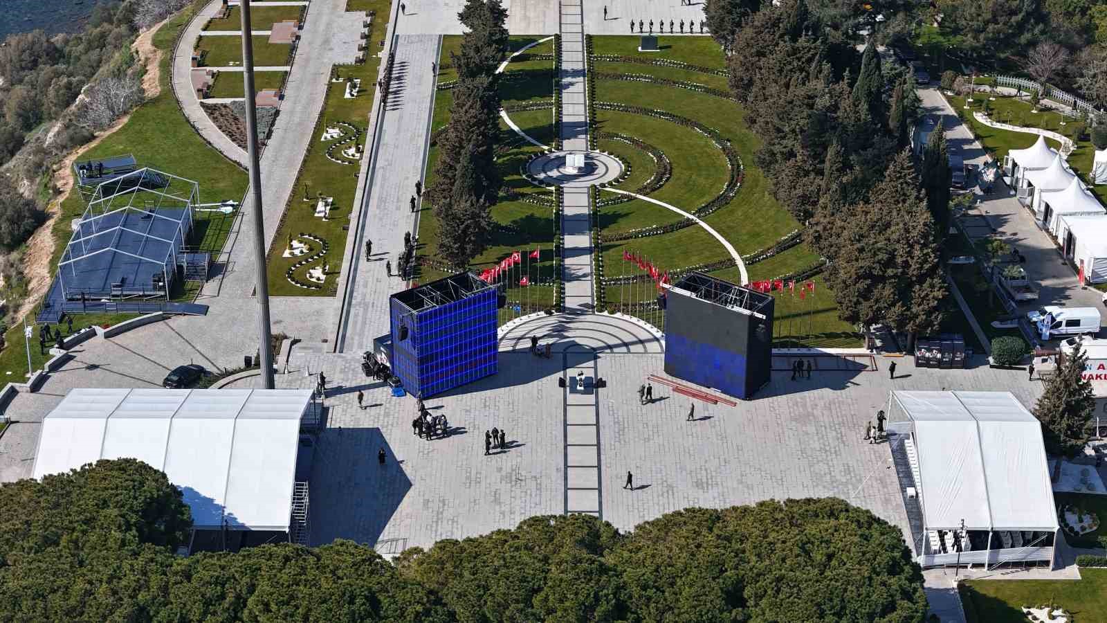 Şehitler Abidesi’nde 18 Mart tören hazırlıkları devam ediyor
