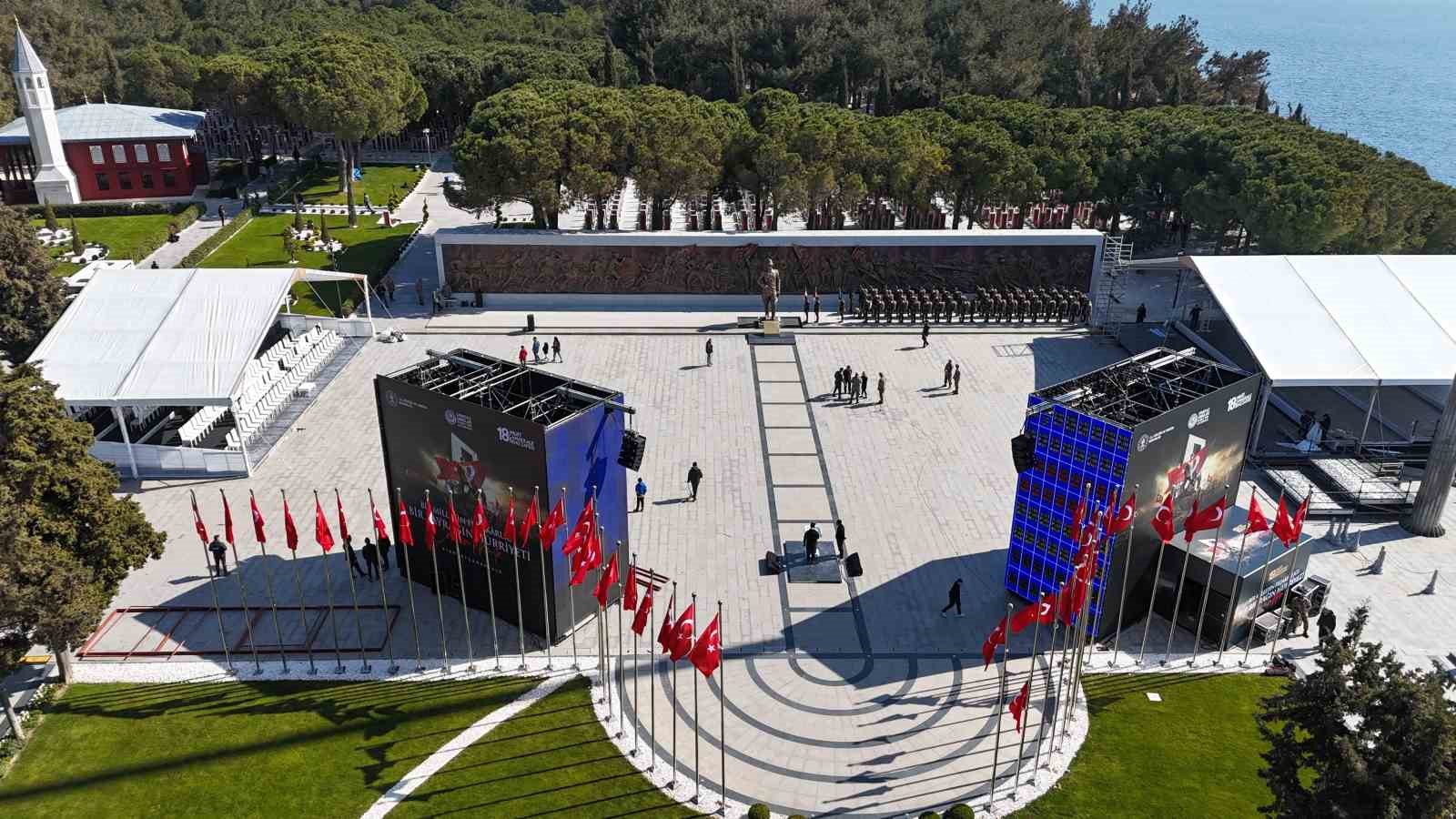 Şehitler Abidesi’nde 18 Mart tören hazırlıkları devam ediyor
